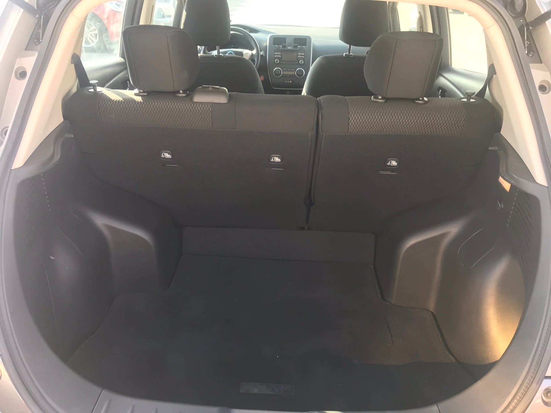 نيسان ليف S 2014 فحص كامل مدخلين
لا تنسَ أنك شاهدت هذا الإعلان في عنكبوت
Nissan Leaf 2014 لون...