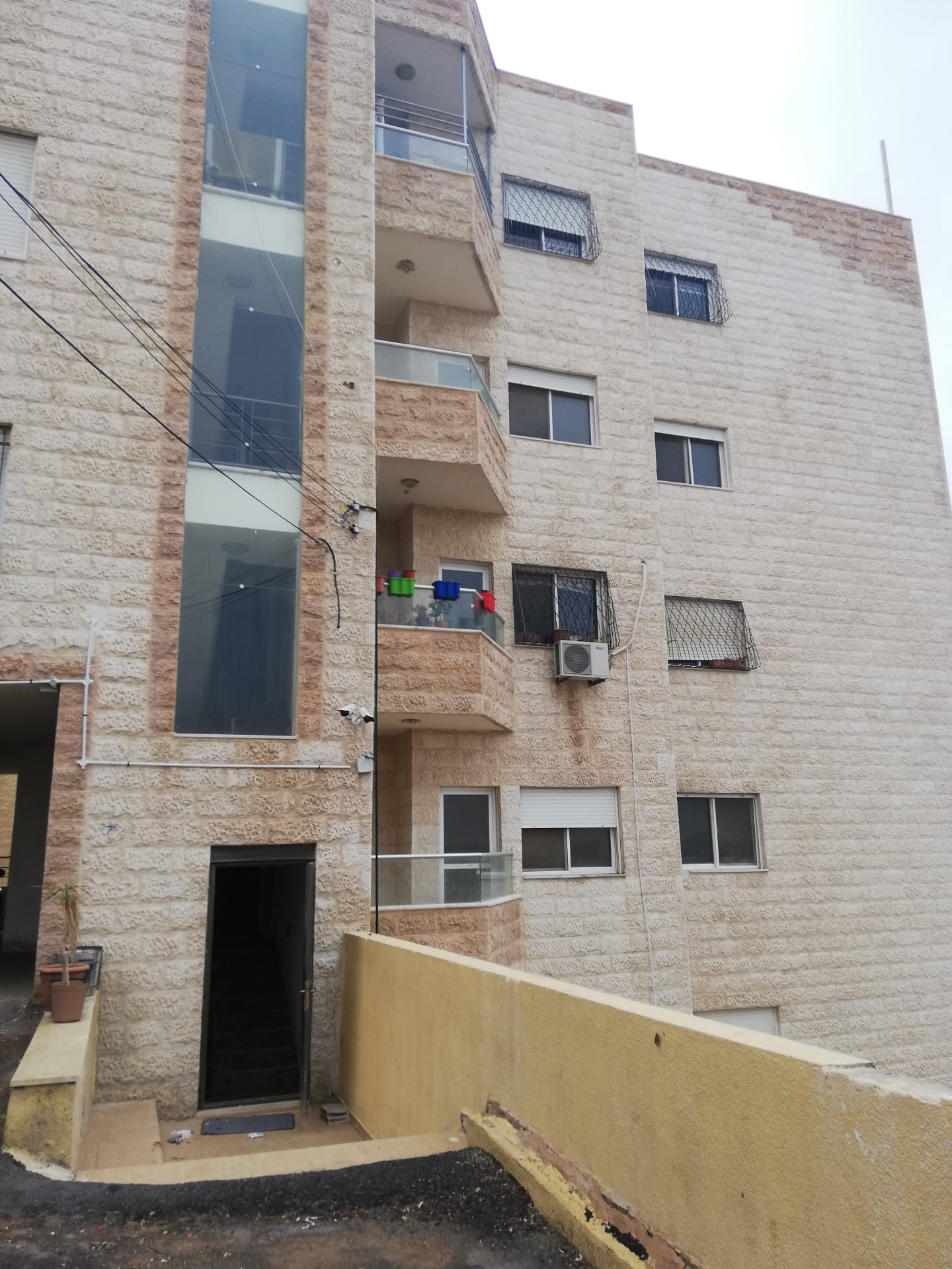 شقة فاخرة للبيع بربوة عبدون / الذراع الغربي بسعر مغري
لا تنسَ أنك شاهدت هذا الإعلان في عنكبوت...