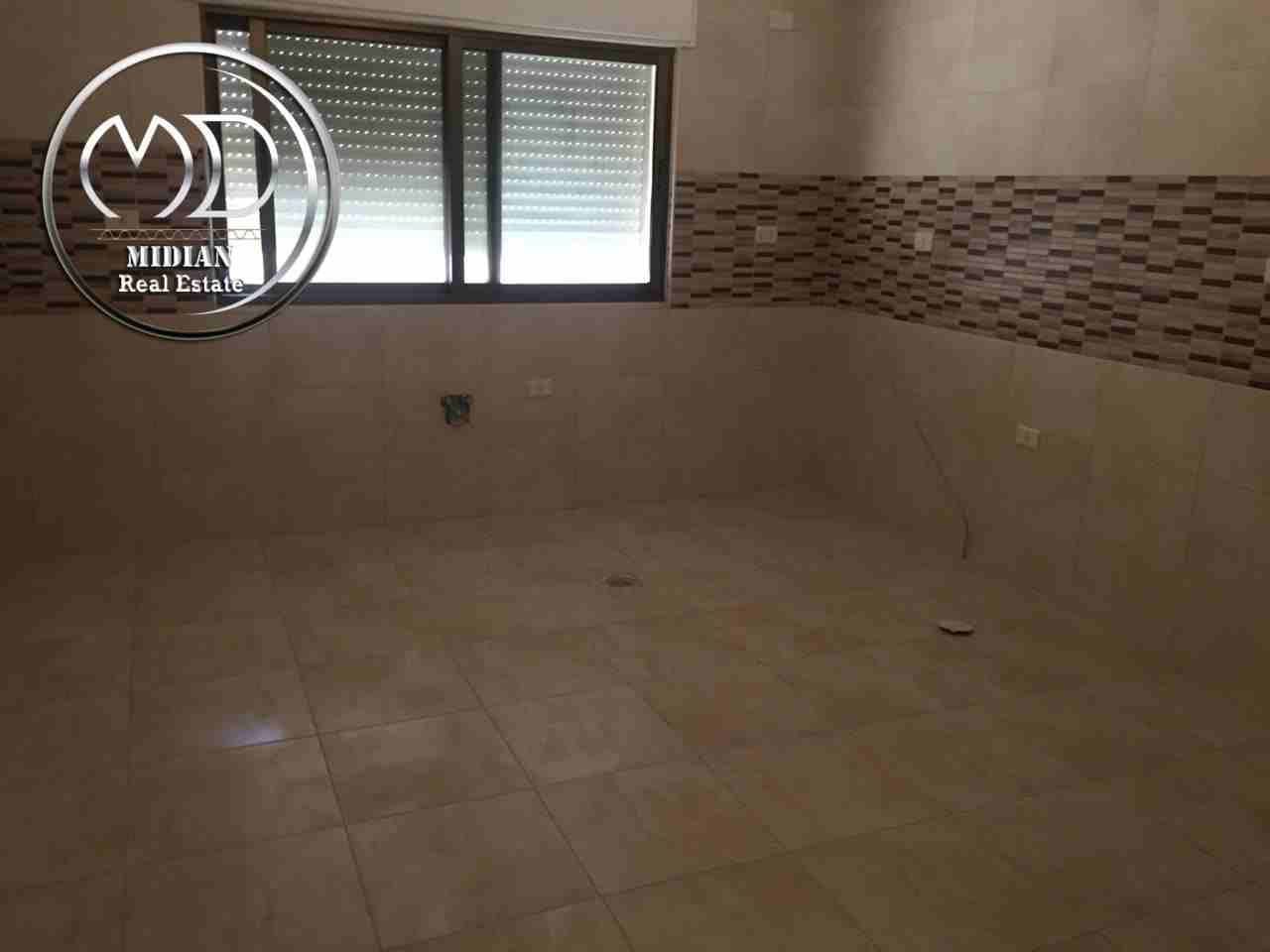 شقه جديدة للبيع الرابية قرب كامبردج مساحه 230م طابق ثاني فاخرة جدا
لا تنسَ أنك شاهدت هذا الإعلان في عنكبوت...