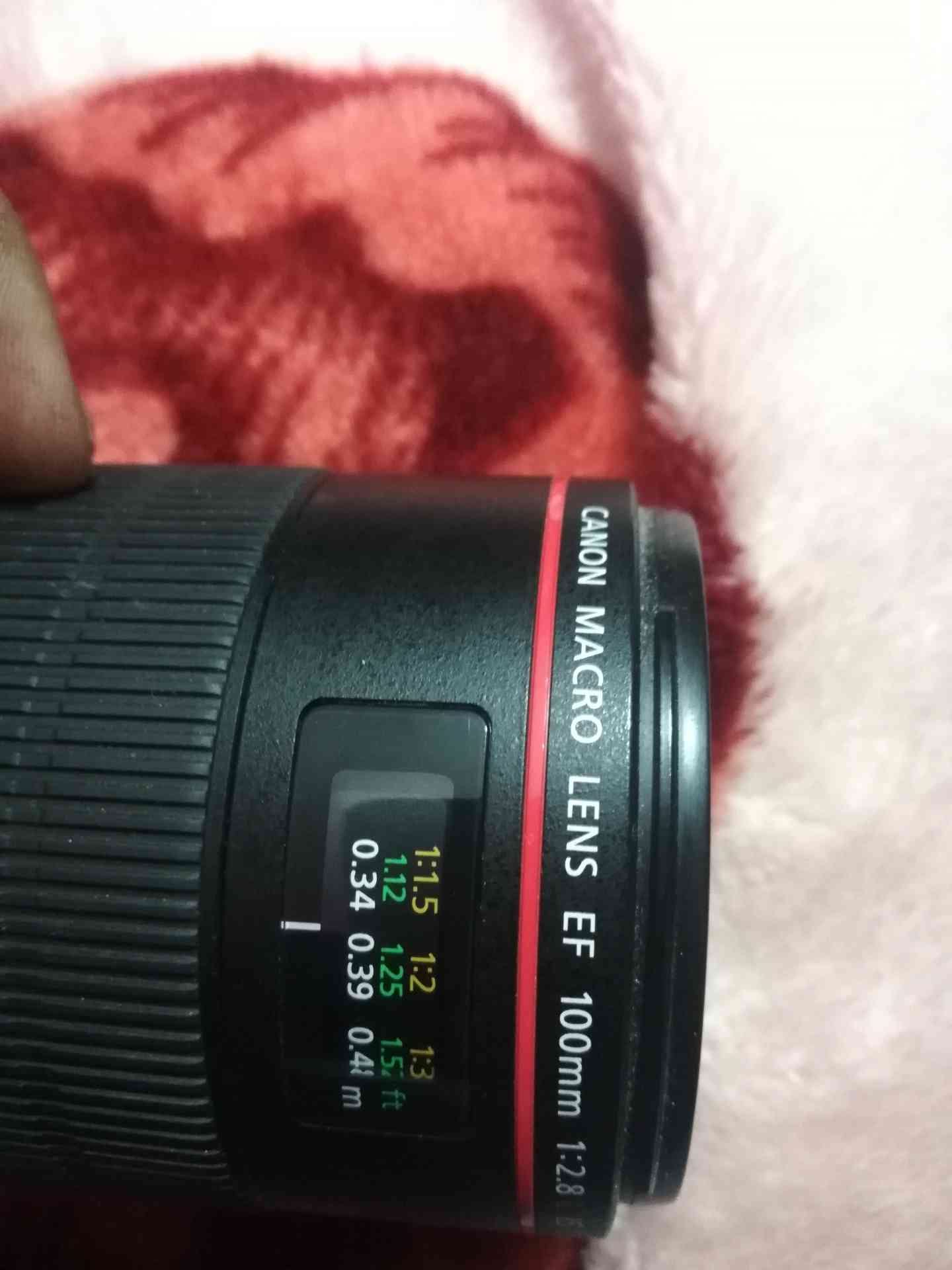 canon 100 mm f2.8
لا تنسَ أنك شاهدت هذا الإعلان في عنكبوت
canon 100 mm macro red line
canon
f...