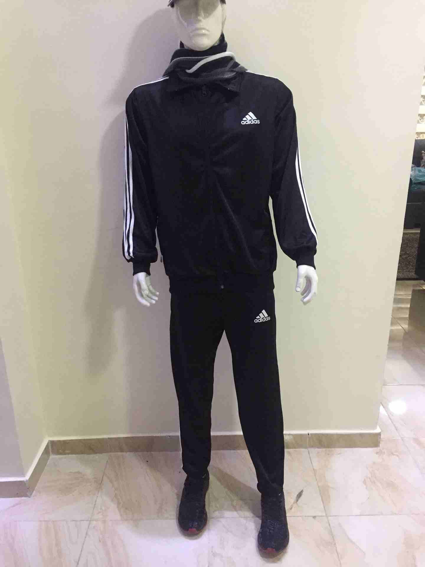 شروة سويتشرات اديداس عدد 40 بسعر مناسب احجام وافيه وسريات
لا تنسَ أنك شاهدت هذا الإعلان في عنكبوت...