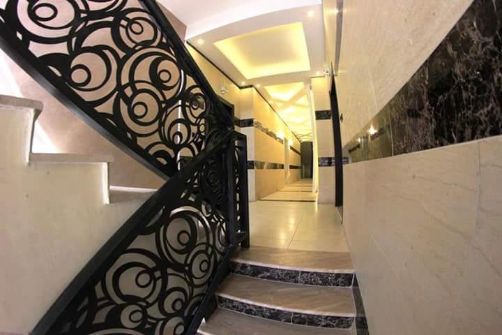 شقه طابق ارضيه مع تراس مع كراج في أجمل مواقع أعميش عند قصر الصنوبر مطله وكاشفه
لا تنسَ أنك شاهدت هذا الإعلان في عنكبوت...