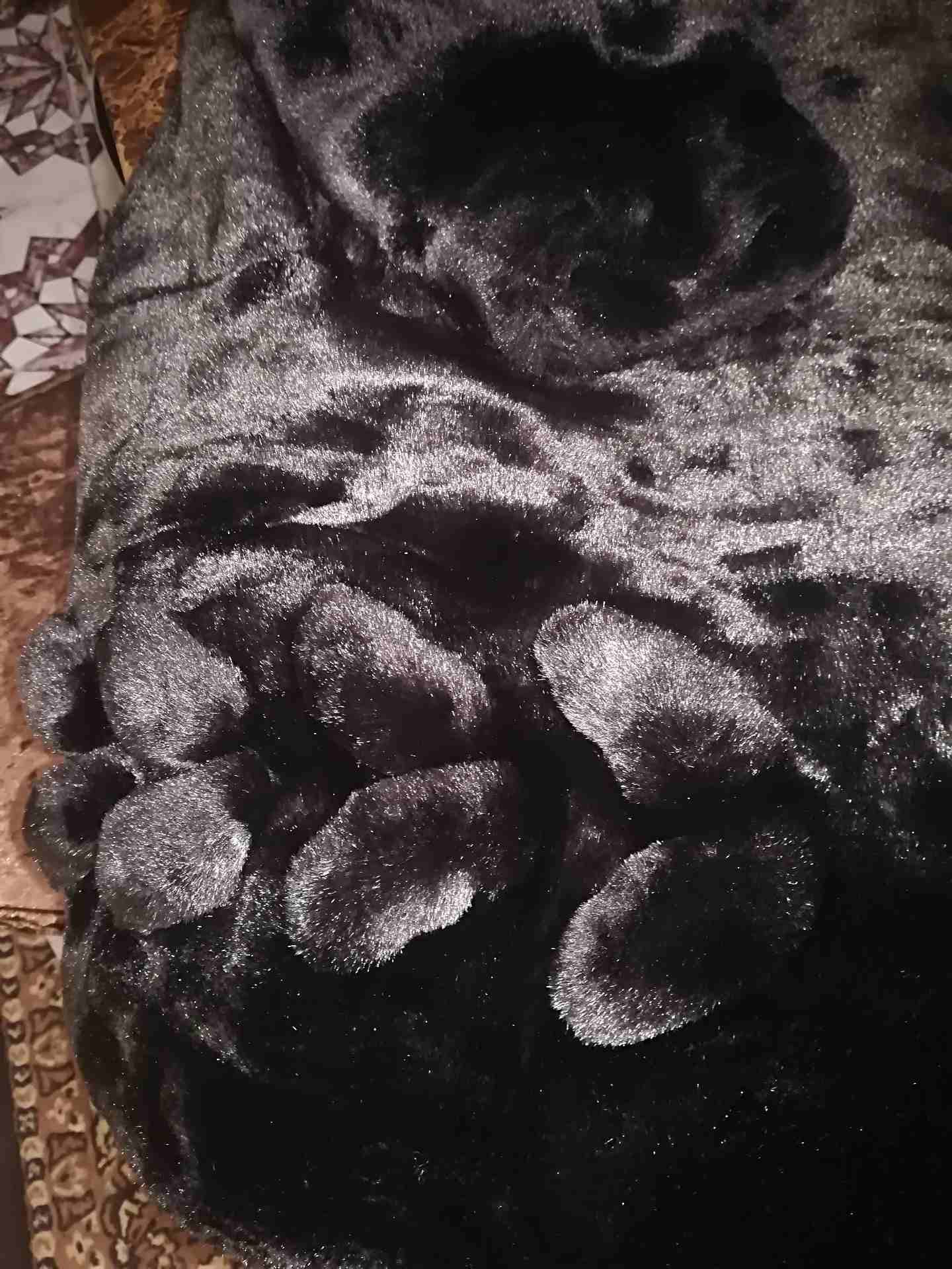 معطف فرو راقي للبيع
لا تنسَ أنك شاهدت هذا الإعلان في عنكبوت
معطف شبه الجديد راقي جدا لاصحاب الذوق...