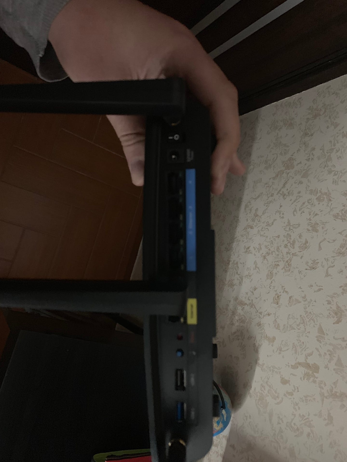 Linksys EA7500 في حالة الوكالة
لا تنسَ أنك شاهدت هذا الإعلان في عنكبوت
SPECS
السعر قابل للتفا...