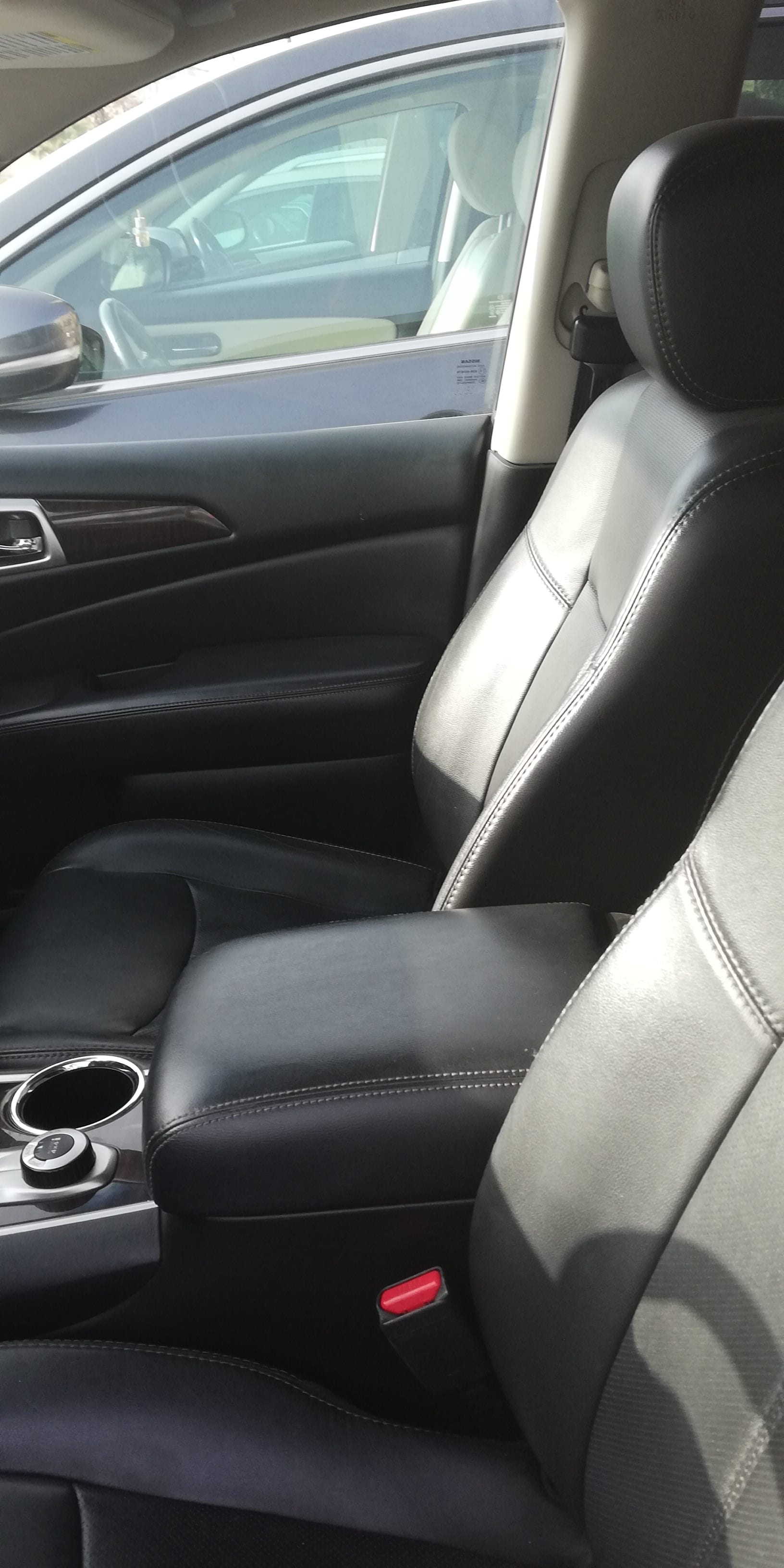 Nissan Pathfinder 2014 platinum
لا تنسَ أنك شاهدت هذا الإعلان في عنكبوت
Alarm
Back-Up Camera...
