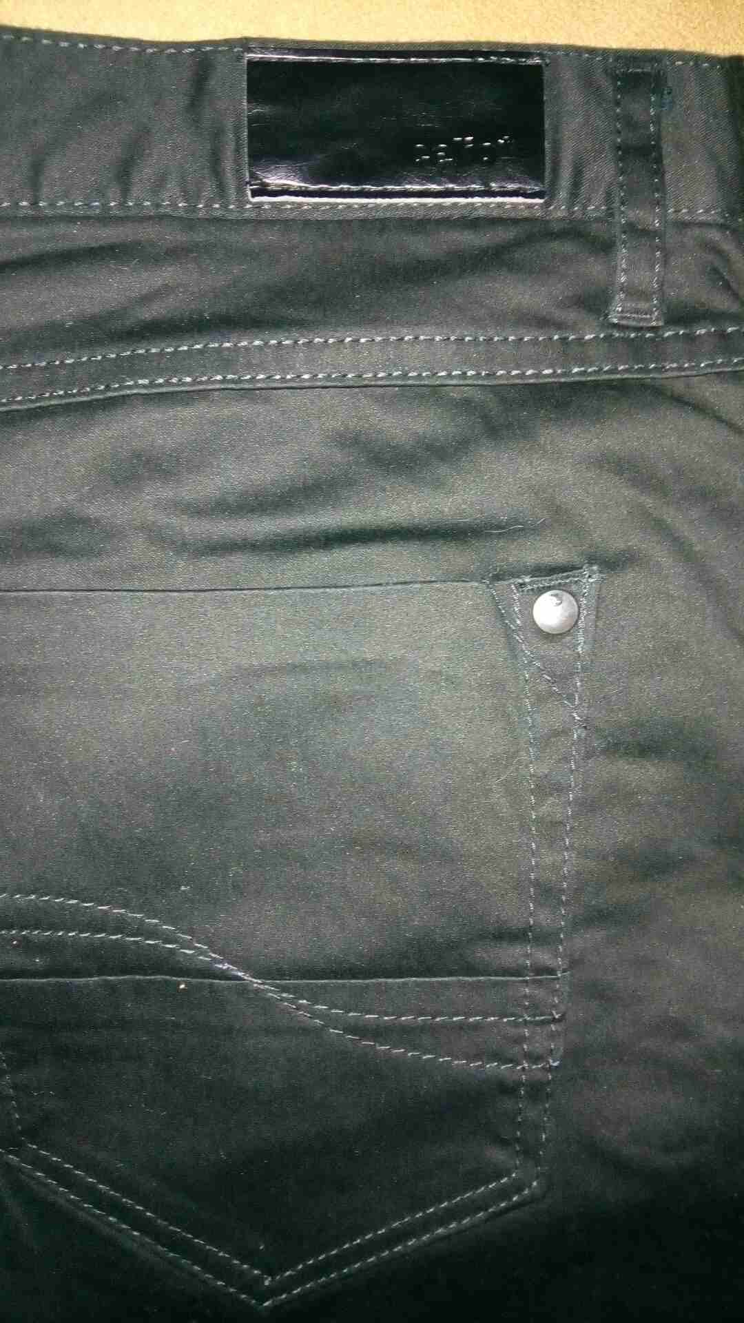 جينزات diesel , zara , boss ,pull&bear , wrangler , massimo dutti , celio
لا تنسَ أنك شاهدت هذا الإعلان في عنكبوت...