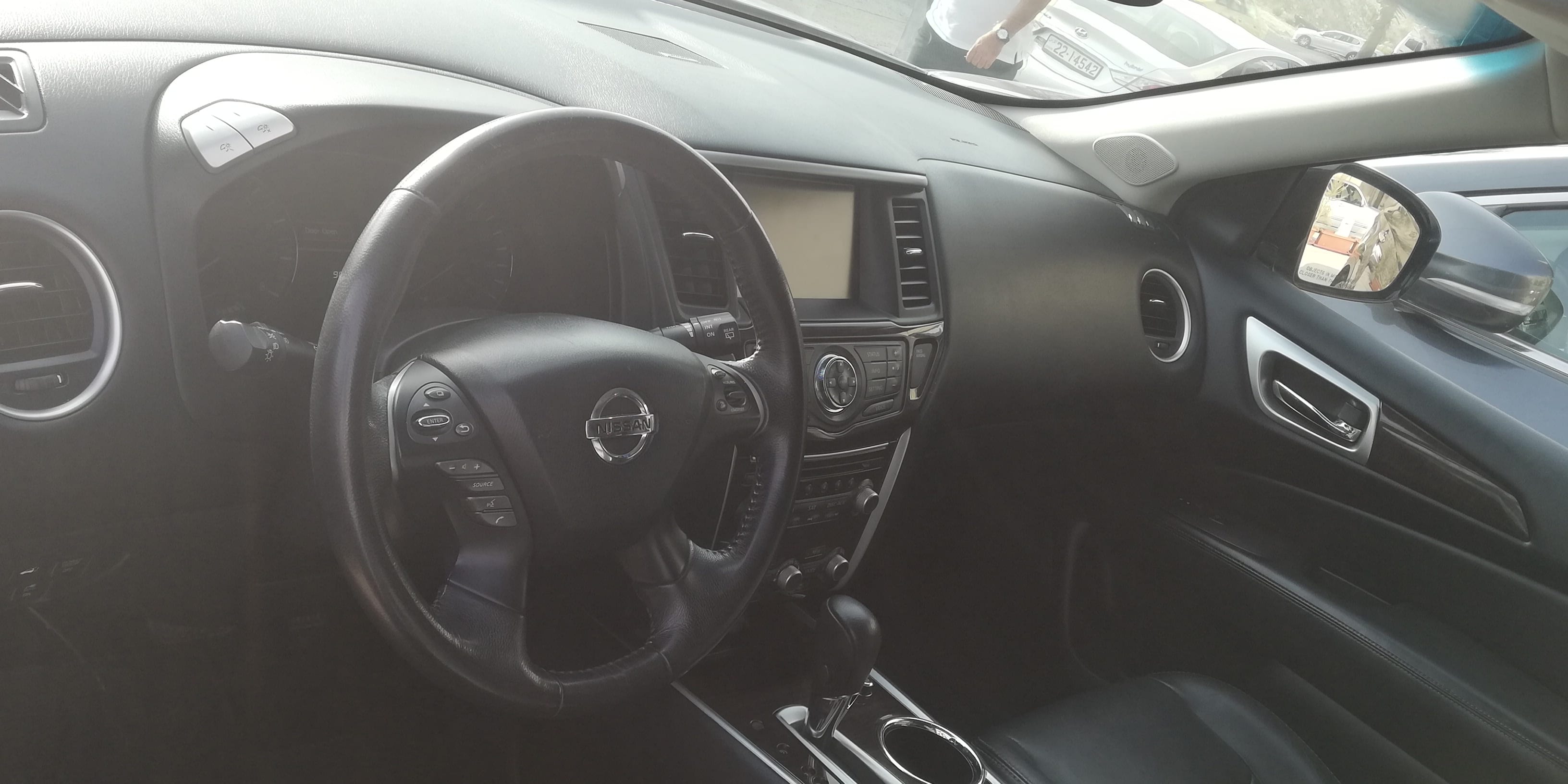 Nissan Pathfinder 2014 platinum
لا تنسَ أنك شاهدت هذا الإعلان في عنكبوت
Alarm
Back-Up Camera...