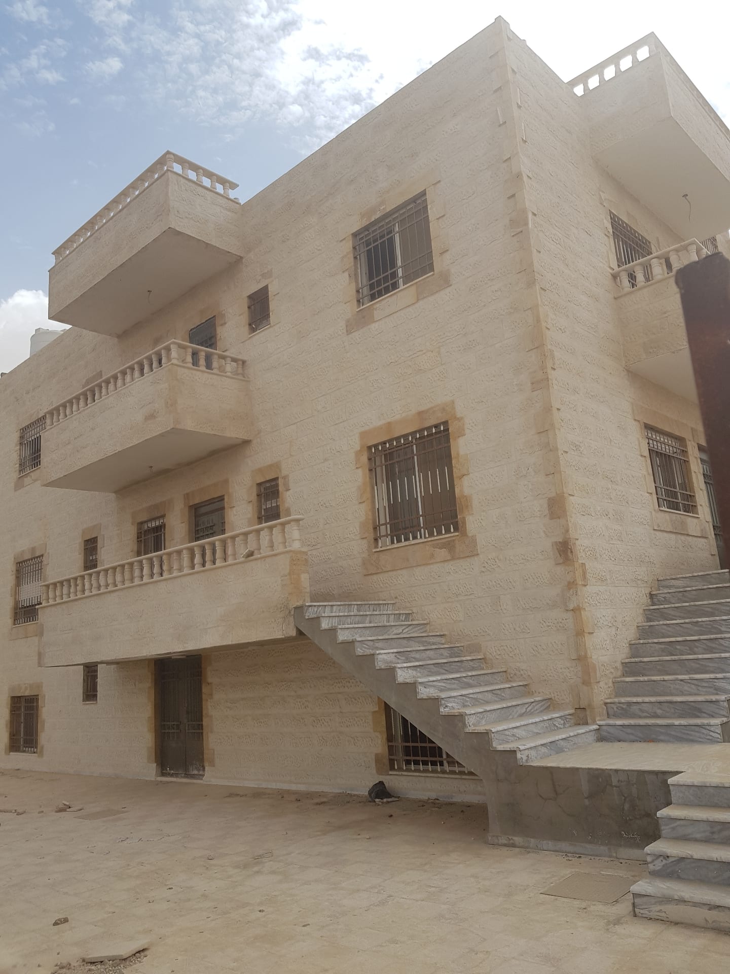 قطعة ارض سكنيه عماره قائمه ست شقق تشطيب سوبر ديلوكس
لا تنسَ أنك شاهدت هذا الإعلان في عنكبوت
ت...