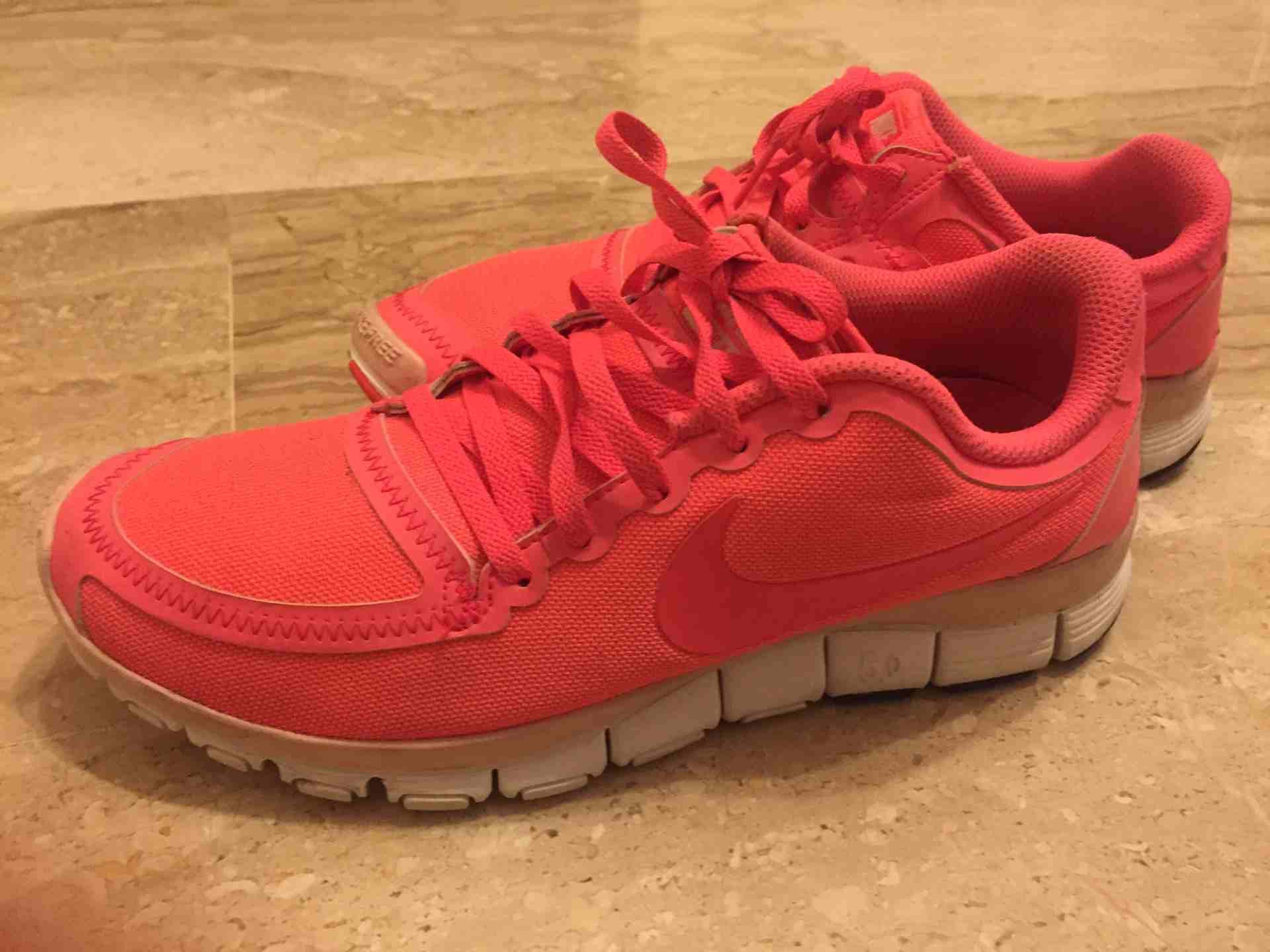nike free 5.0 اصلي
لا تنسَ أنك شاهدت هذا الإعلان في عنكبوت
بوت نايك بناتي اصلي بحالة الجديد جدا...