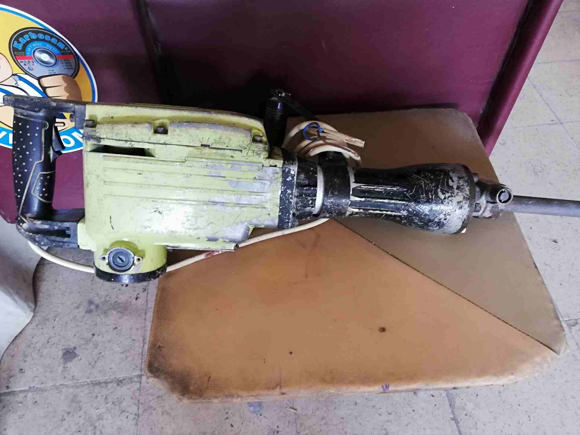 عدد للبيع
لا تنسَ أنك شاهدت هذا الإعلان في عنكبوت
هلتي دق 16 كيلو جديد ملف نحاس كامل عدته معوا صن...