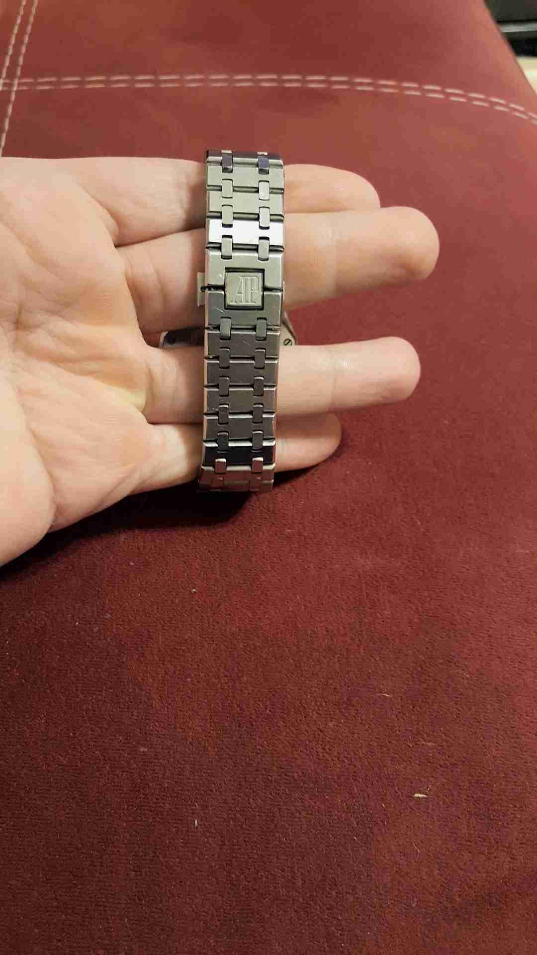 AP تربل AAAA
لا تنسَ أنك شاهدت هذا الإعلان في عنكبوت
ساعة AP كوبي AAA اوتوماتيك طبق الاصل...