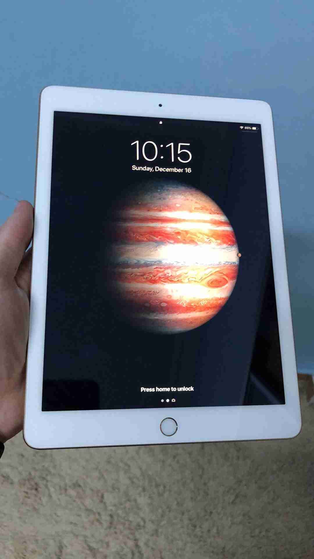iPad 9.7" 2017 بحال جديد
لا تنسَ أنك شاهدت هذا الإعلان في عنكبوت
ايباد 9.7 انش، 32 جيجا...