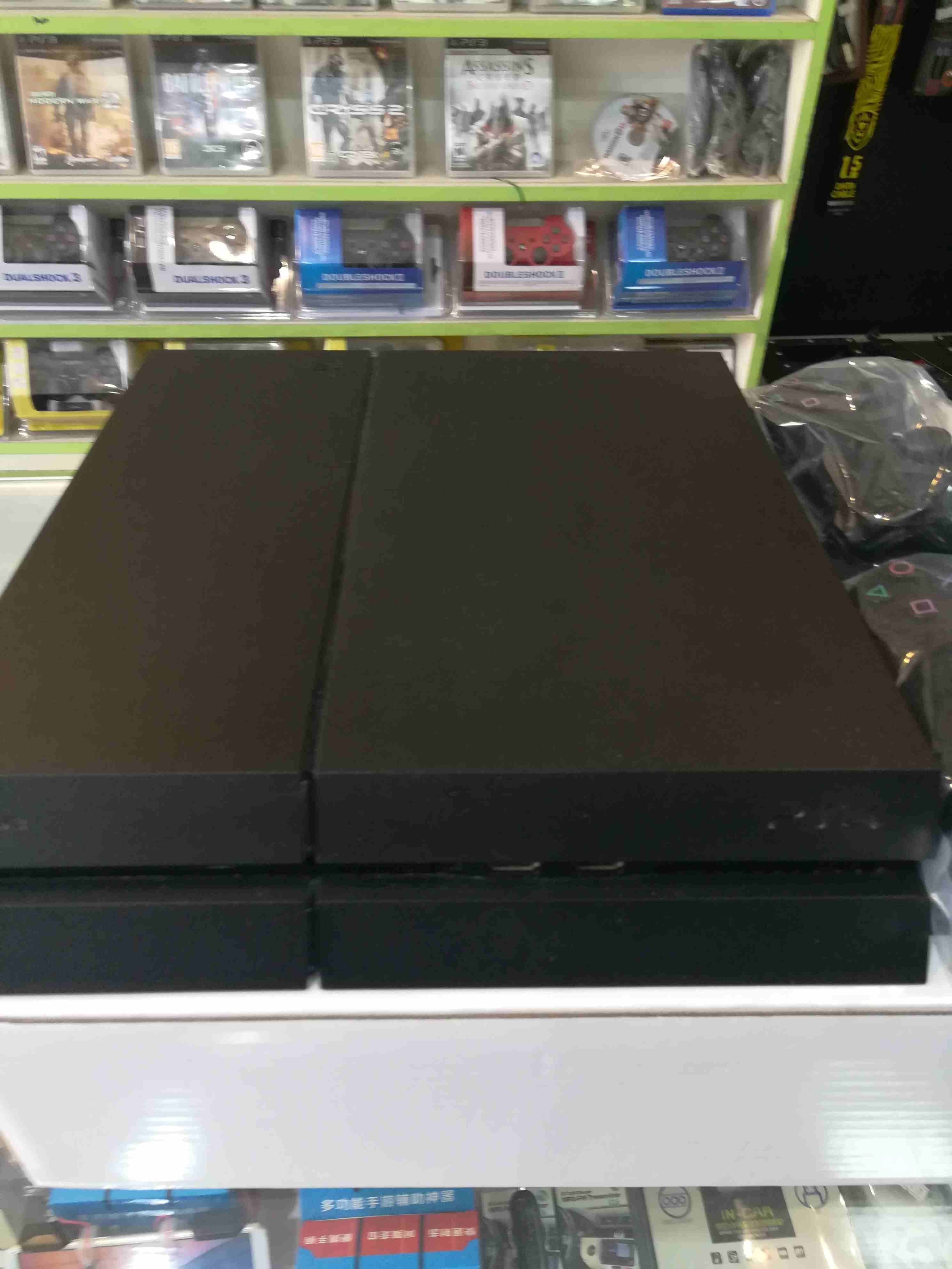 ps4 بحالة الجديد
لا تنسَ أنك شاهدت هذا الإعلان في عنكبوت
-مع الكرتونة...