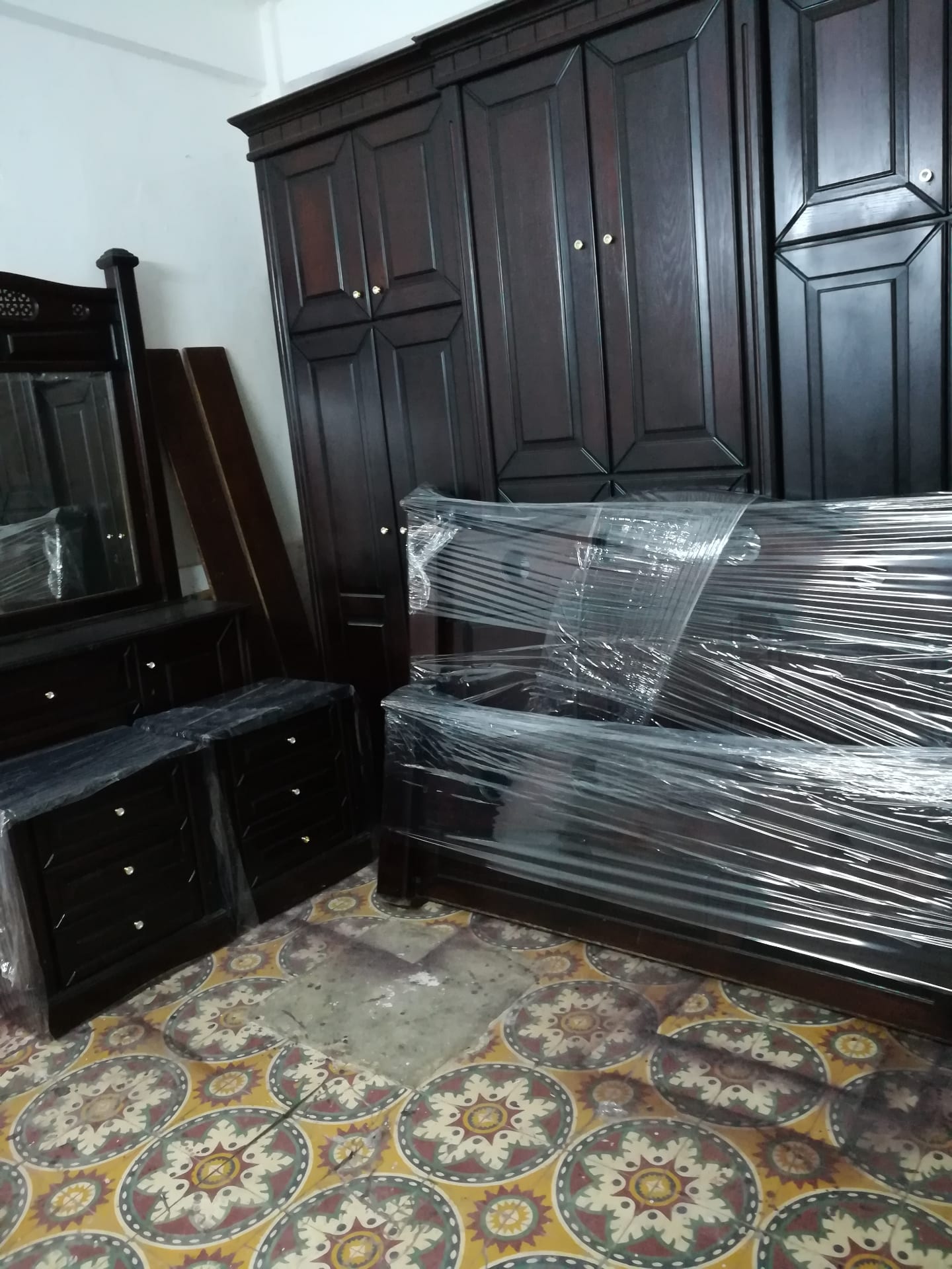 غرفة نوم مستعمل شبه جديد لاتي 18 طابقين مستر،،،، بدون فرشي؛؛ السعر 260
لا تنسَ أنك شاهدت هذا الإعلان في عنكبوت...