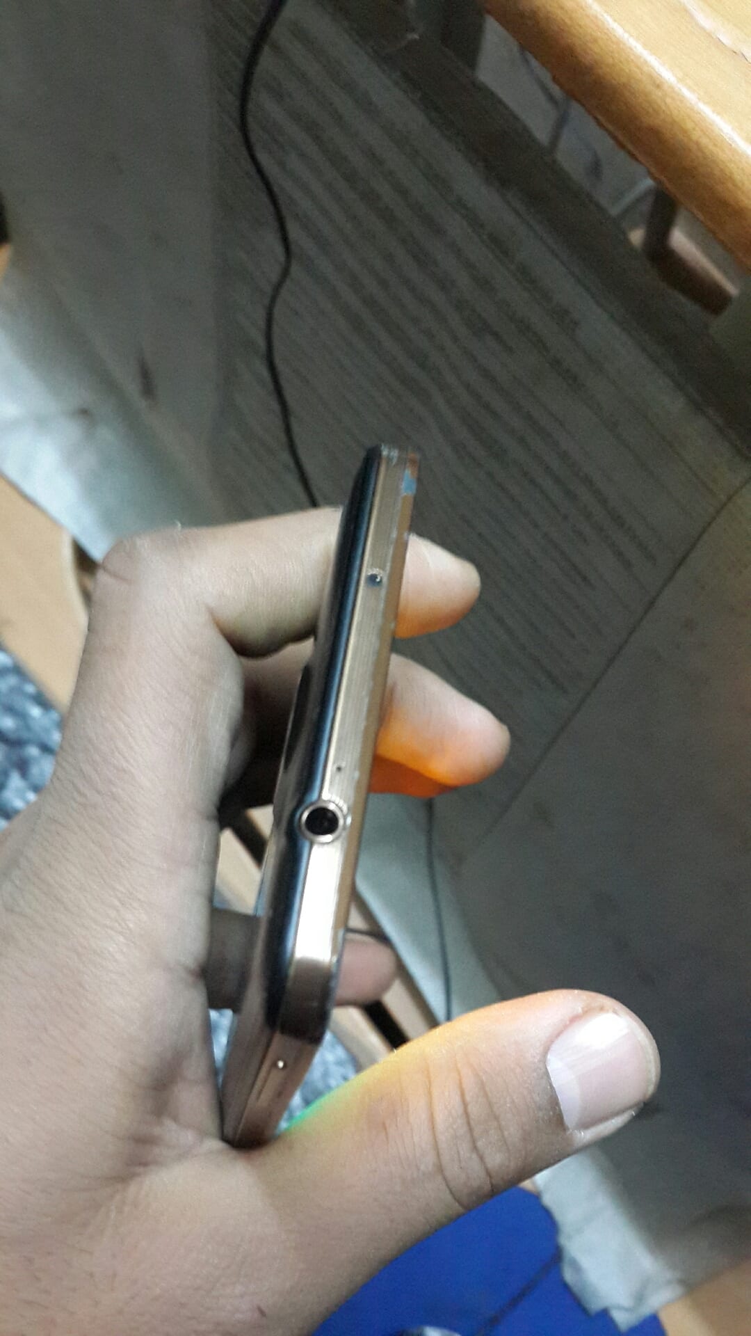 نوت 3 لون أسود وذهبي
لا تنسَ أنك شاهدت هذا الإعلان في عنكبوت
اسعمال خفيف ونظيف...
شخوط صغيرة...