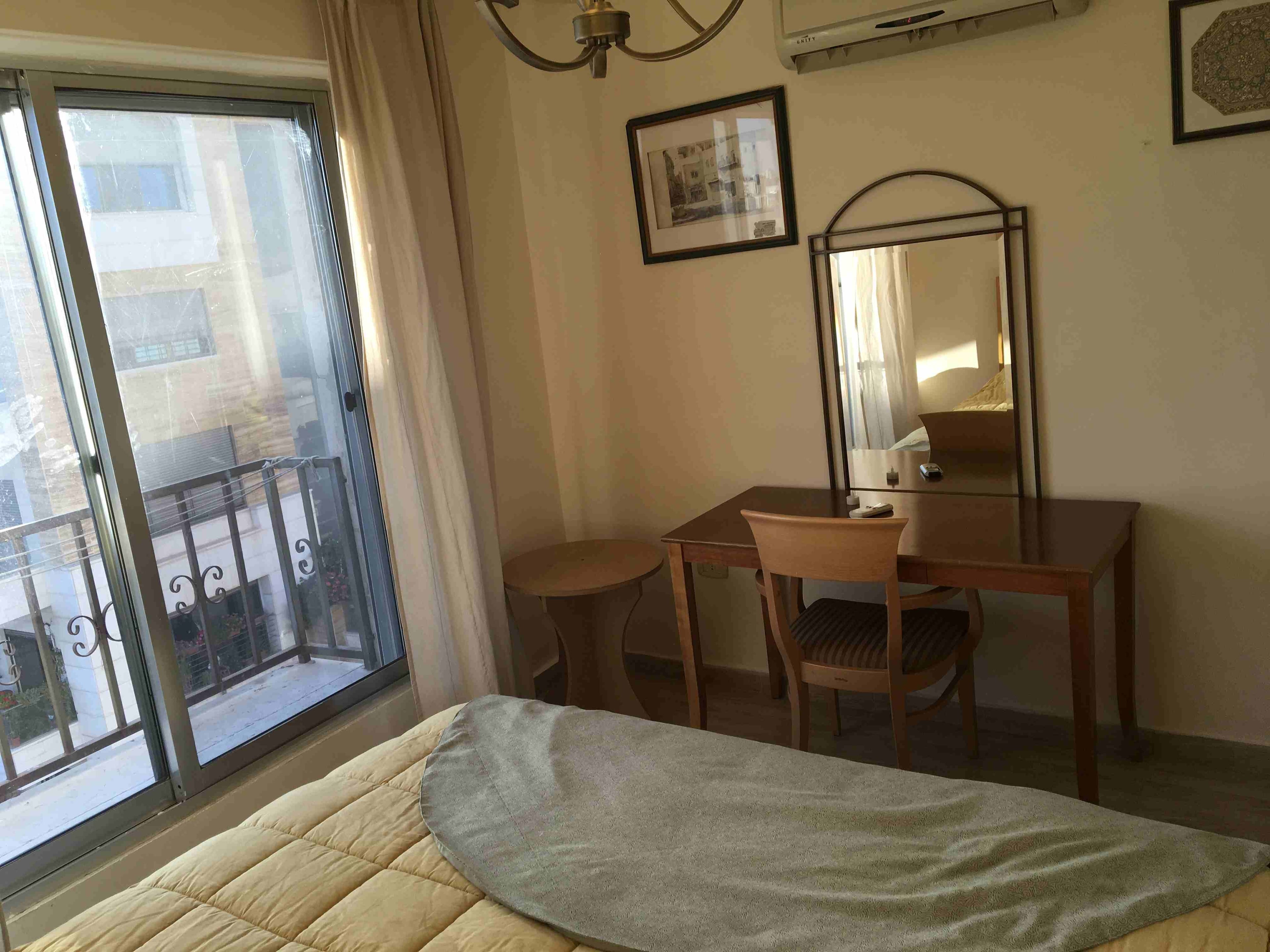 ستوديو مفروش فاخر خلف الهوليدي ان Furnished studio (next to holiday-inn hotel) للبيع او الإيجار
لا تنسَ أنك شاهدت هذا الإعلان في عنكبوت...