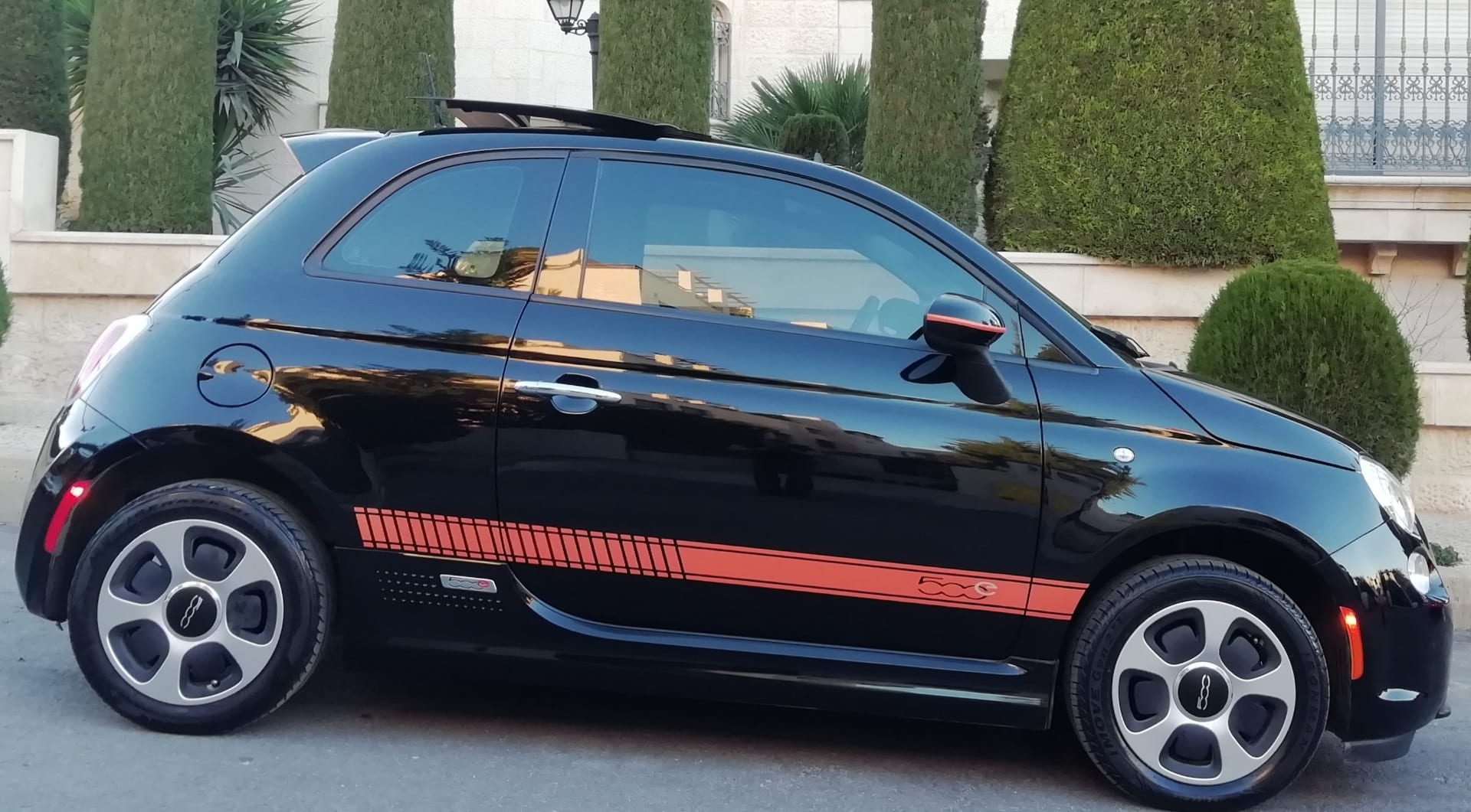 فيات كهرباء بانوراما 500e جمرك جديد 2015
لا تنسَ أنك شاهدت هذا الإعلان في عنكبوت
فيات كهرباء...