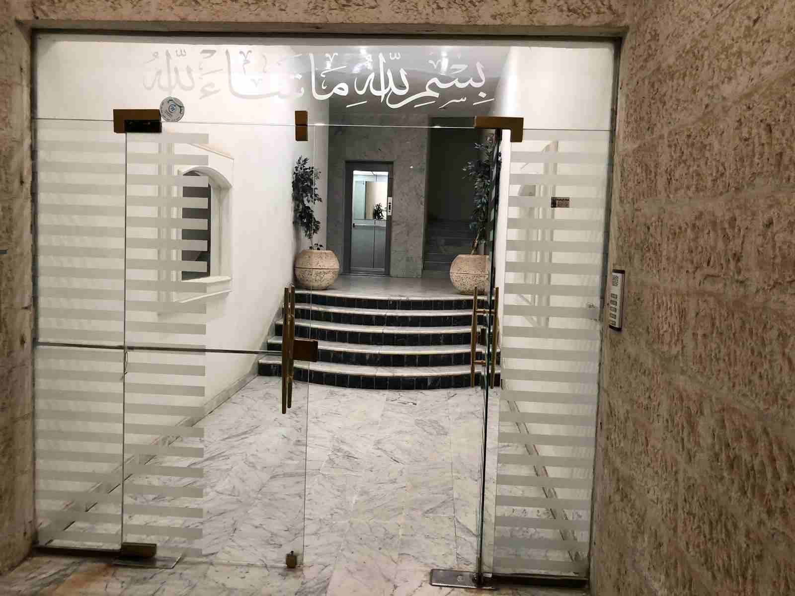 شقة مفروشة في دير غبار الحي الدبلوماسي للايجار
لا تنسَ أنك شاهدت هذا الإعلان في عنكبوت
مساحة الشق...