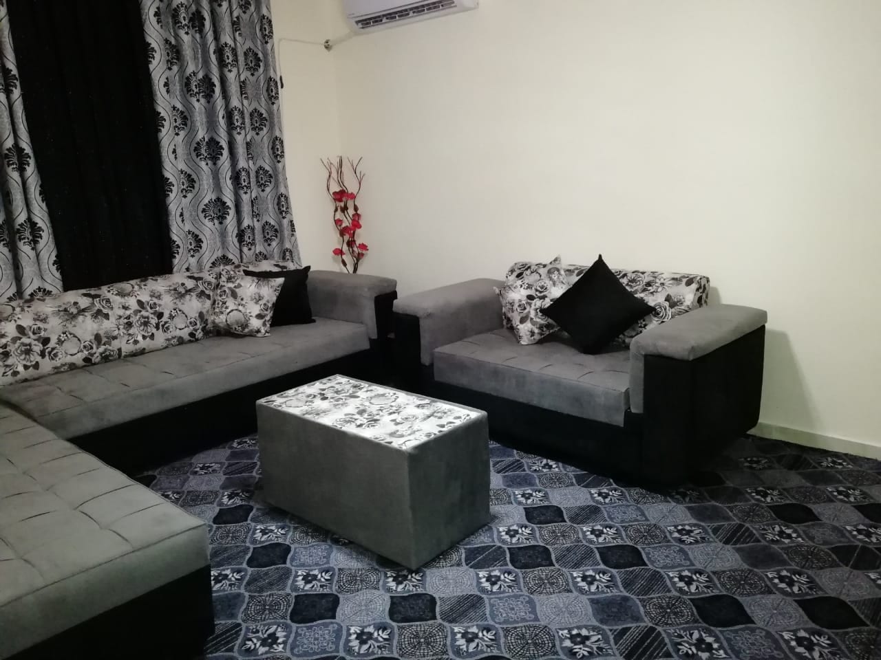 مفرشات الحلم الجميل للاثاث
لا تنسَ أنك شاهدت هذا الإعلان في عنكبوت
عروض عروض عروضنا مستمرة...