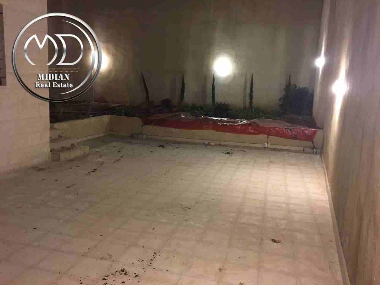 شقه ارضيه جديده للبيع الجاردنز خلف السيرك مساحه 150م مع ترس وحديقه 200م .
لا تنسَ أنك شاهدت هذا الإعلان في عنكبوت...