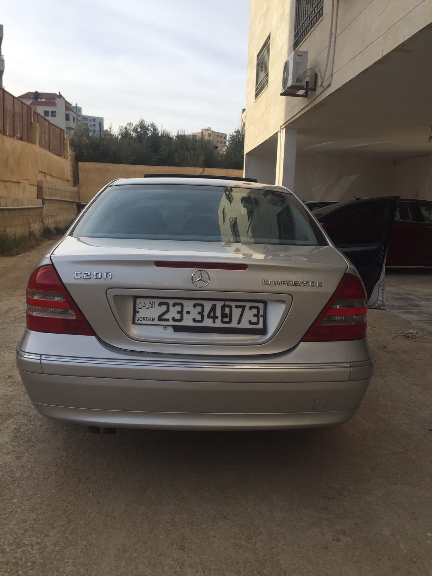 مرسيدس بنز c200
لا تنسَ أنك شاهدت هذا الإعلان في عنكبوت
C200 2001فل الفل ما عدا الجلد دهان وك...