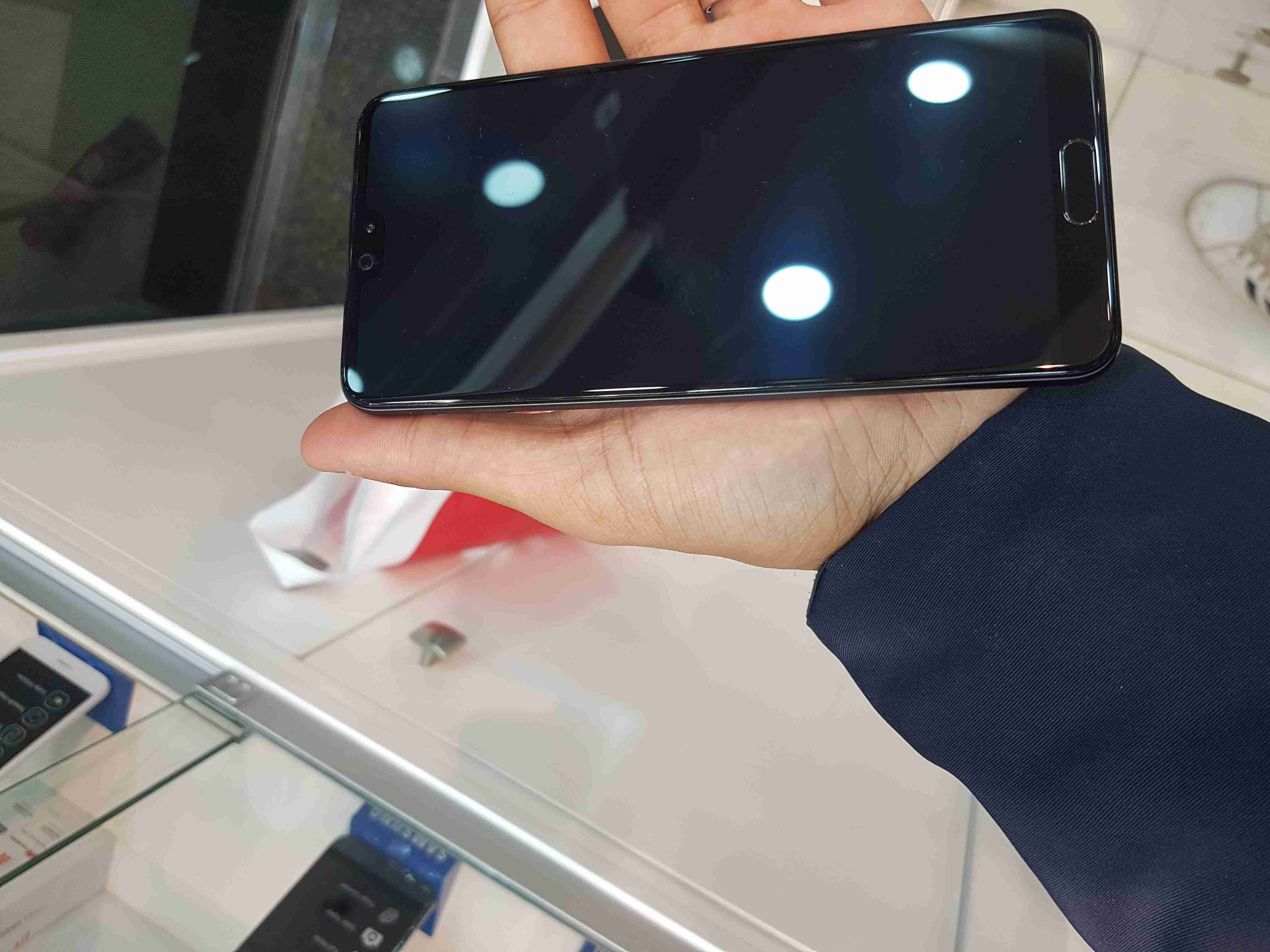 Huawei Model P20 Pro الجهاز وكاله مشغل تشغيل بس كامل اغراضو
لا تنسَ أنك شاهدت هذا الإعلان في عنكبوت...