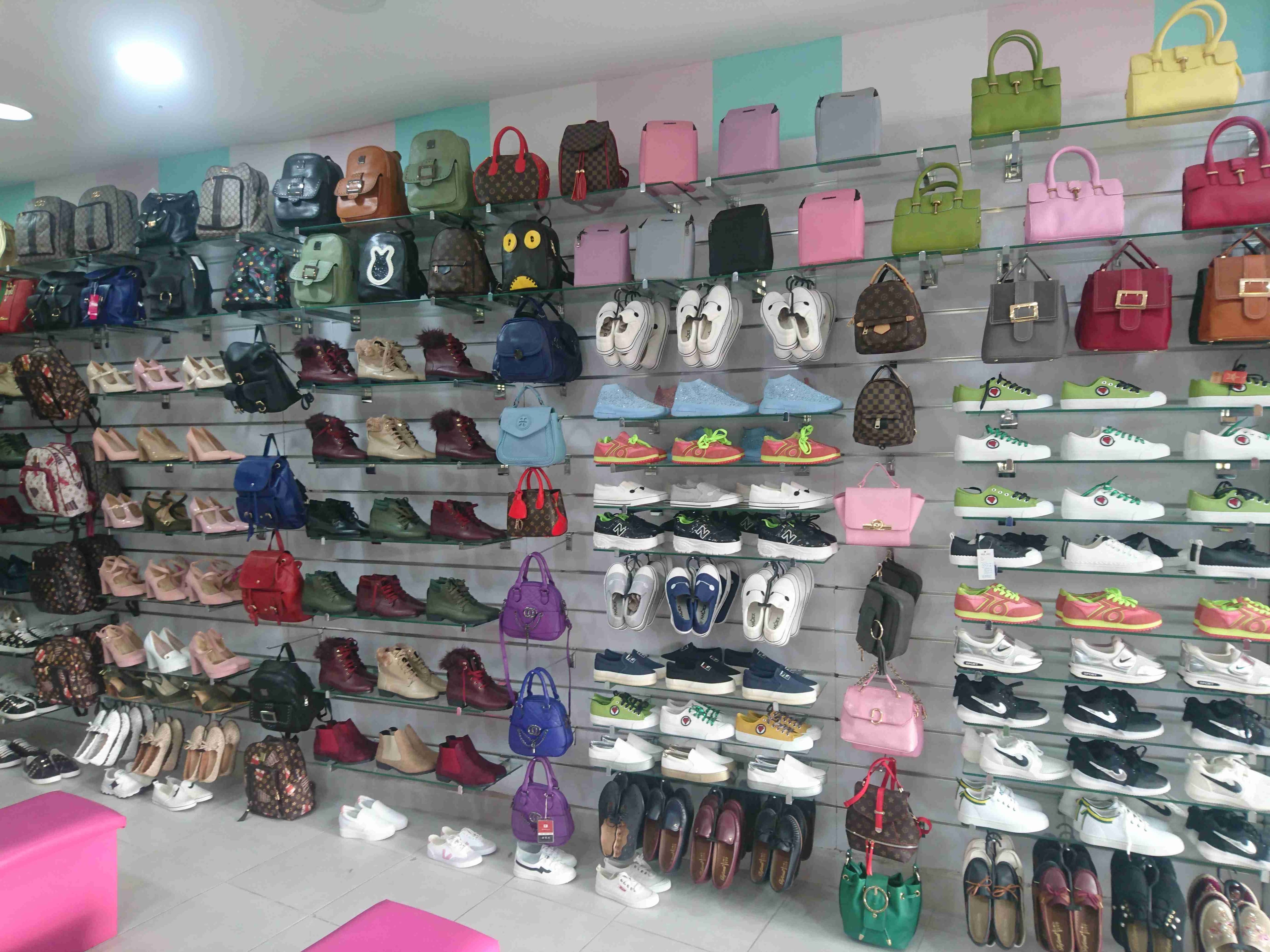 شروة احذيه 650 جوز بسعر مغري للاستفسار 0776375511
لا تنسَ أنك شاهدت هذا الإعلان في عنكبوت
شرو...
