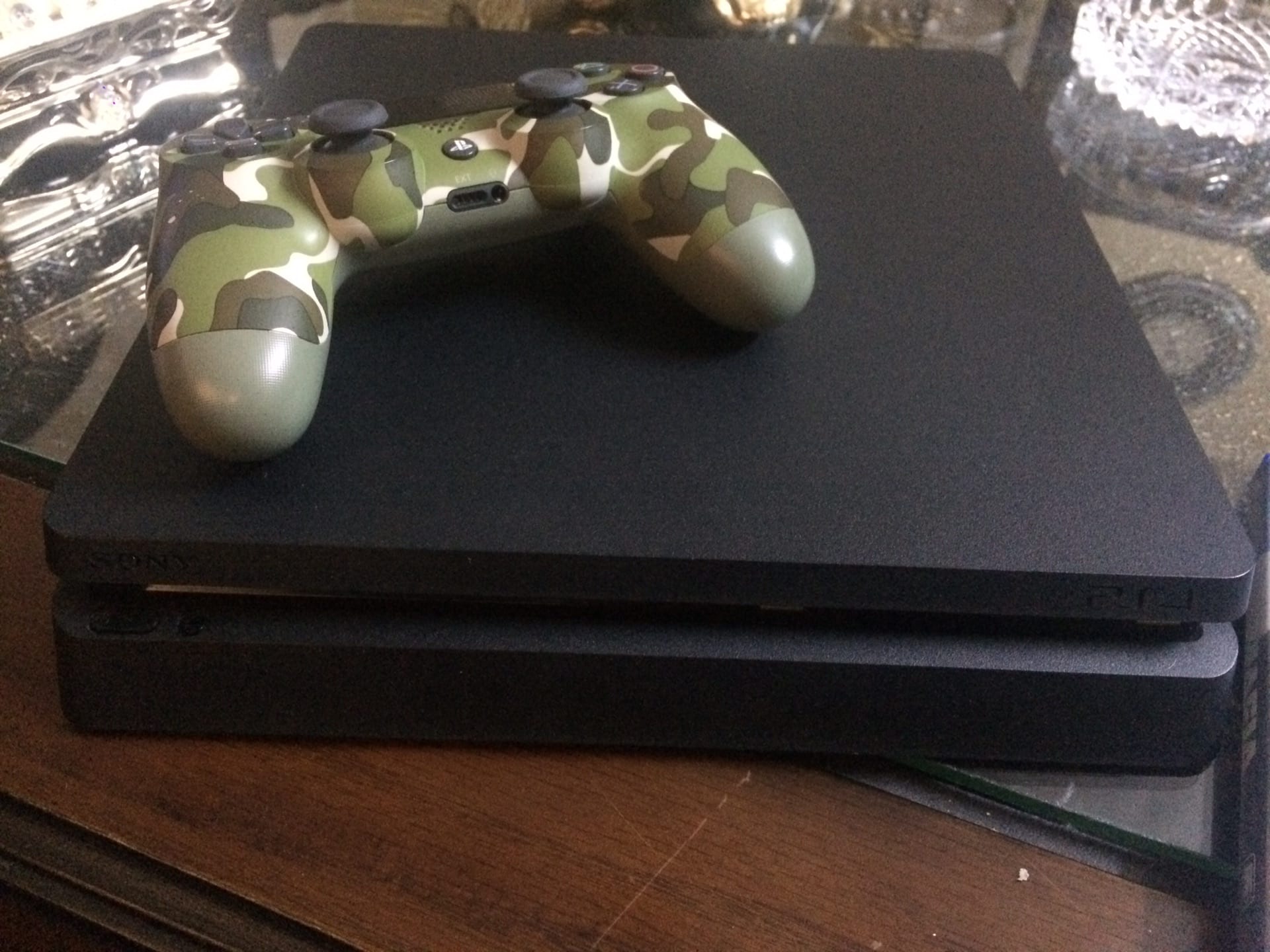 ps4 slim 1000GB
لا تنسَ أنك شاهدت هذا الإعلان في عنكبوت
Ps4 slim 1000GB
معها mafia 3
ايد وحده...