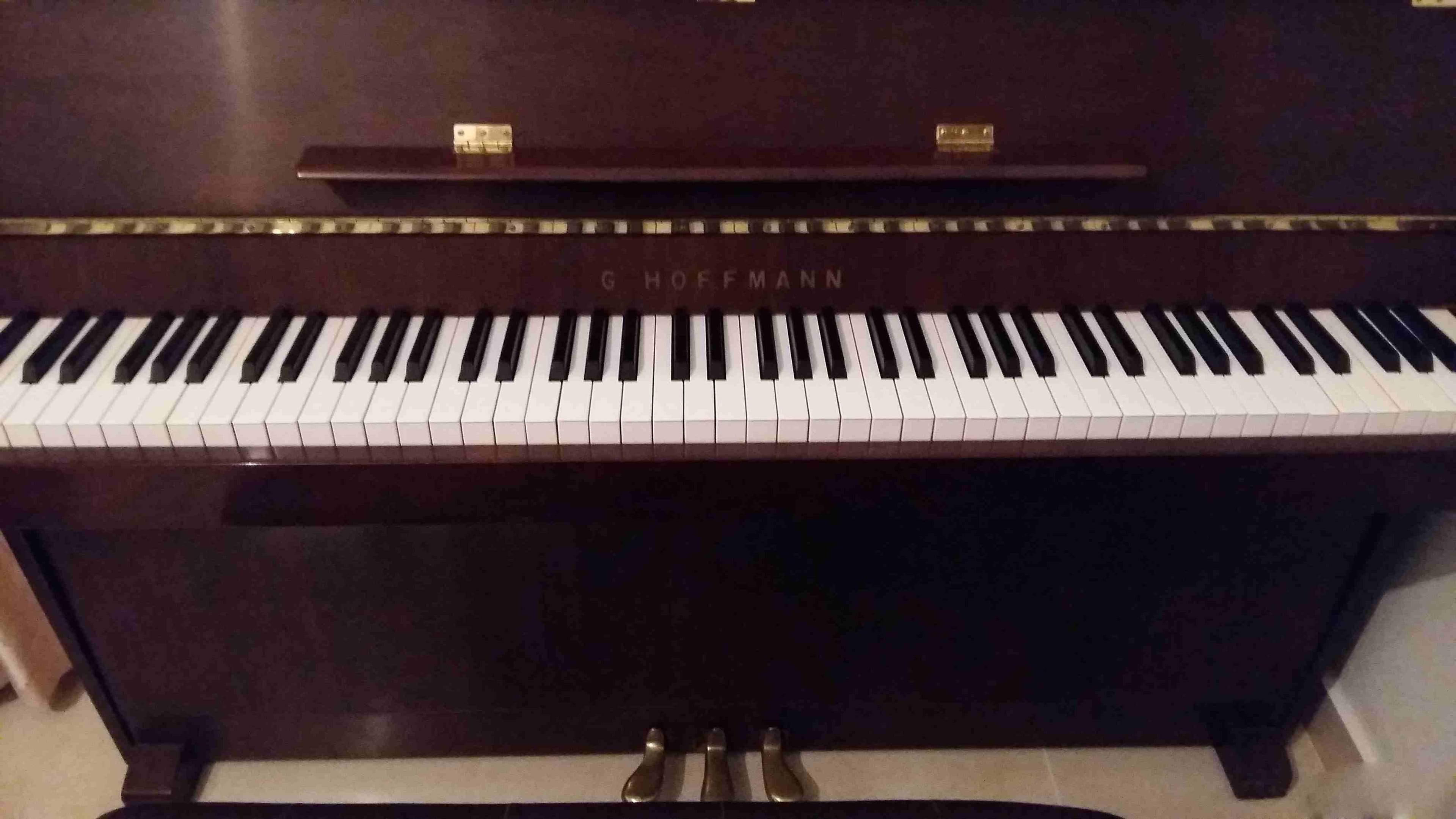 PIANO German Brand بيانو ماركة المانية
لا تنسَ أنك شاهدت هذا الإعلان في عنكبوت
بيانو ماركة الما...