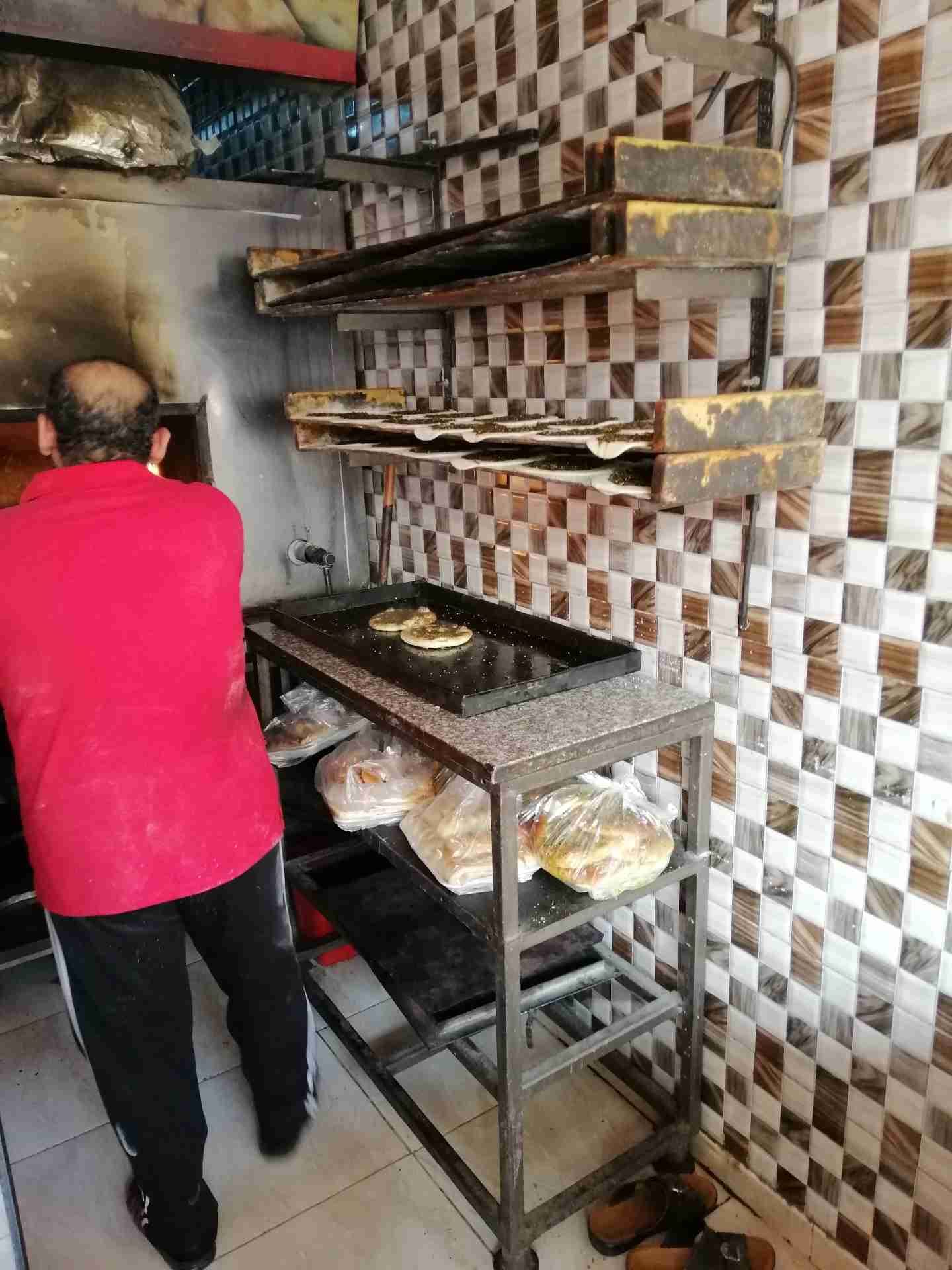 محل معجنات للبيع بطلبياته/ في مخيم الحسين
لا تنسَ أنك شاهدت هذا الإعلان في عنكبوت
محل معجنات...
