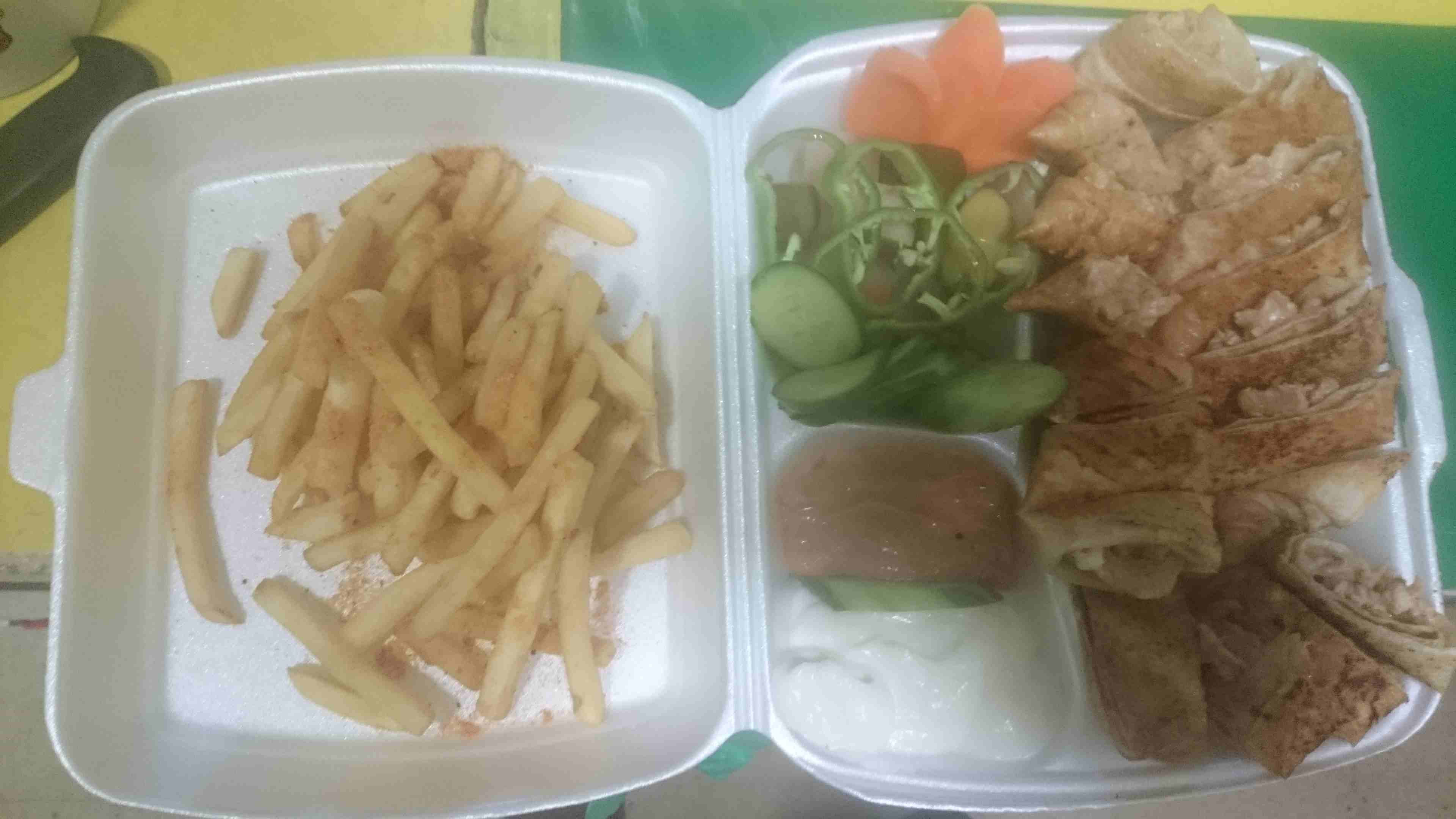 امعلم شاورما برغر طازج جاهز جريل اوشاركول فحم بصوصات ساخنة وباردة لدى برغر ميكرالرئيسي
لا تنسَ أنك شاهدت هذا الإعلان في عنكبوت...