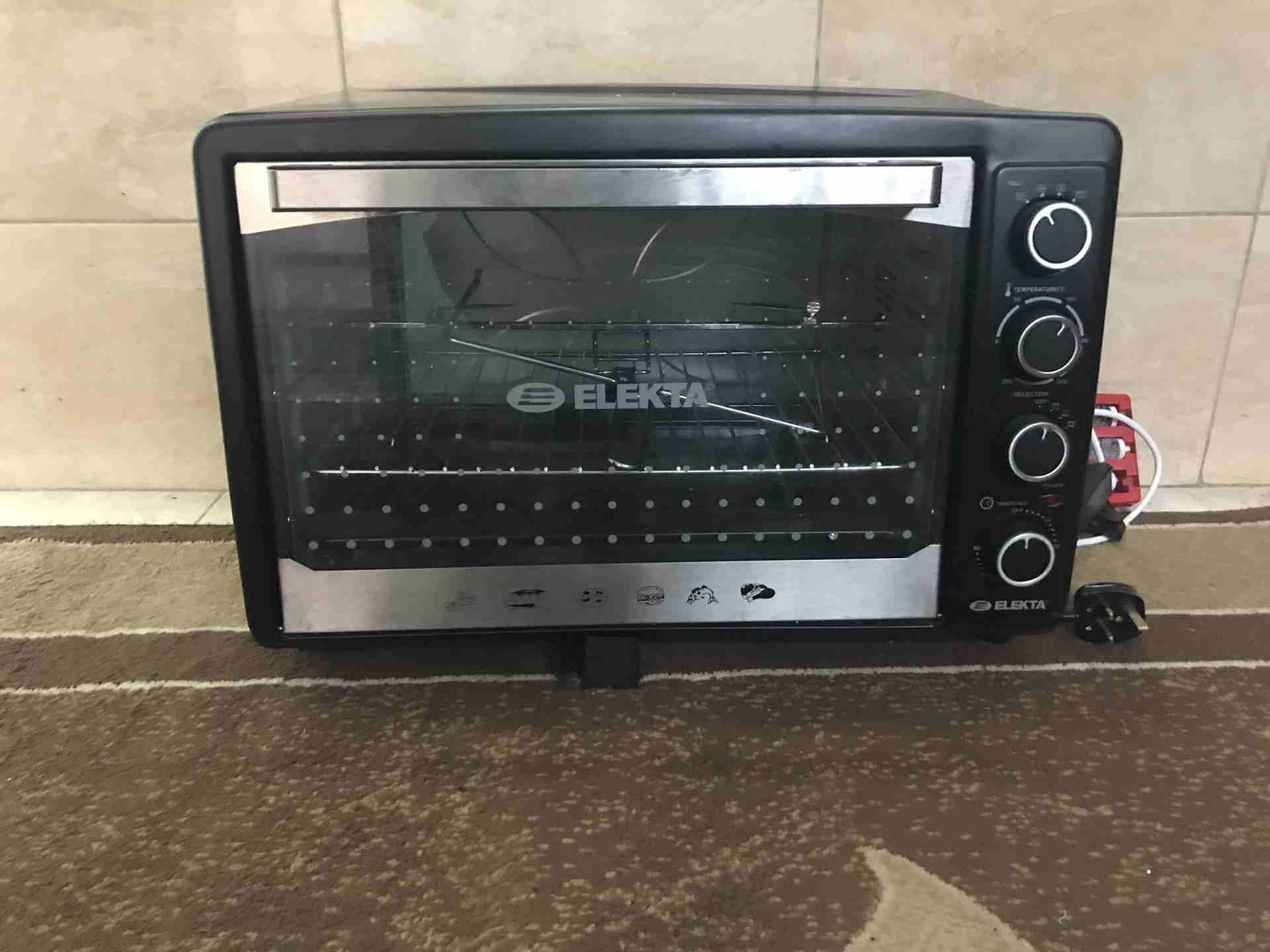 فرن كهربائي اخو لجديد استخدام شهر فقط جديييييد استخدام 3 مرات فقط
لا تنسَ أنك شاهدت هذا الإعلان في عنكبوت...