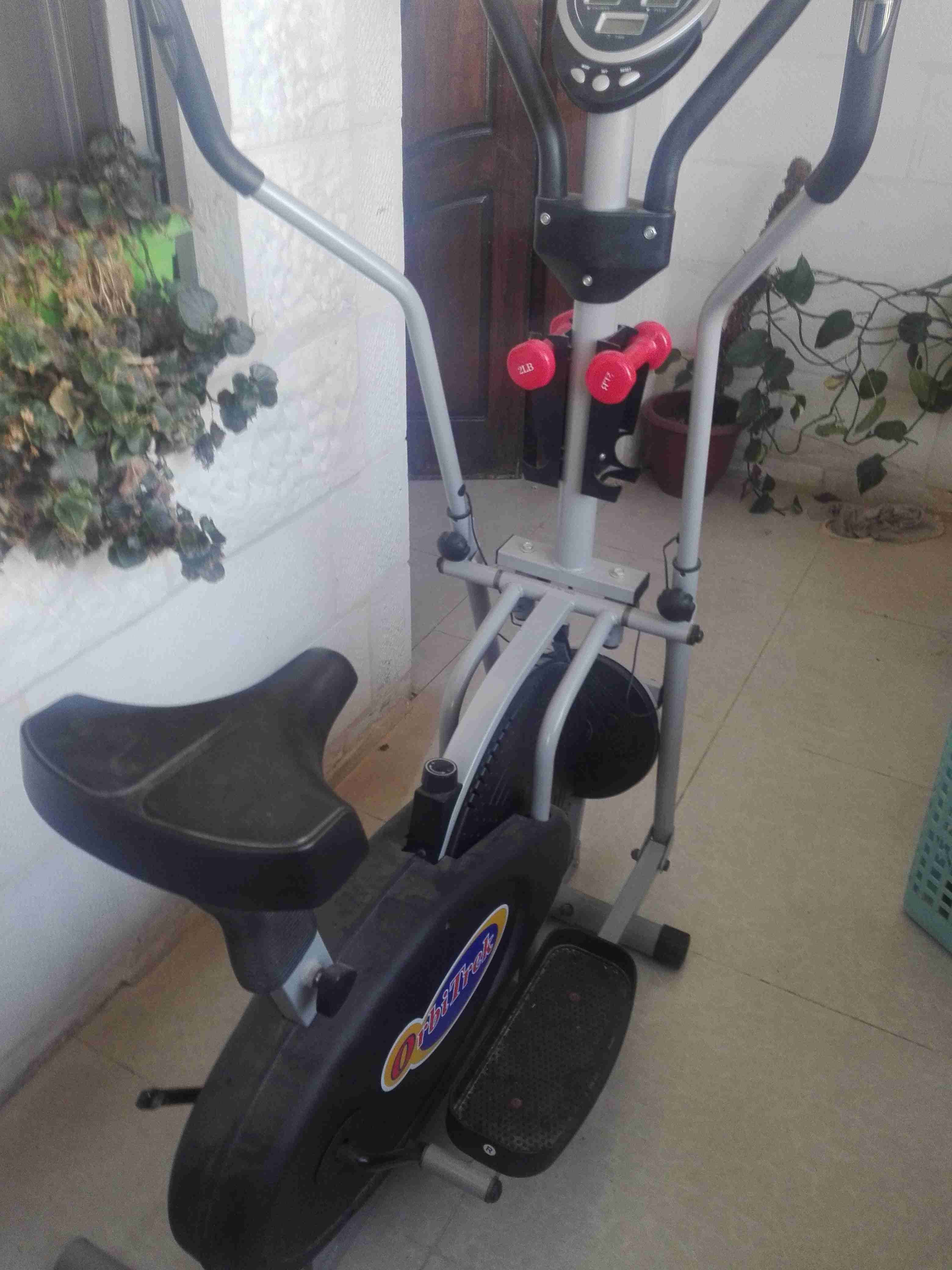 جهاز رياضي جري و كروس وباك
لا تنسَ أنك شاهدت هذا الإعلان في عنكبوت
جهاز كروس مضمون ماشالله عل...