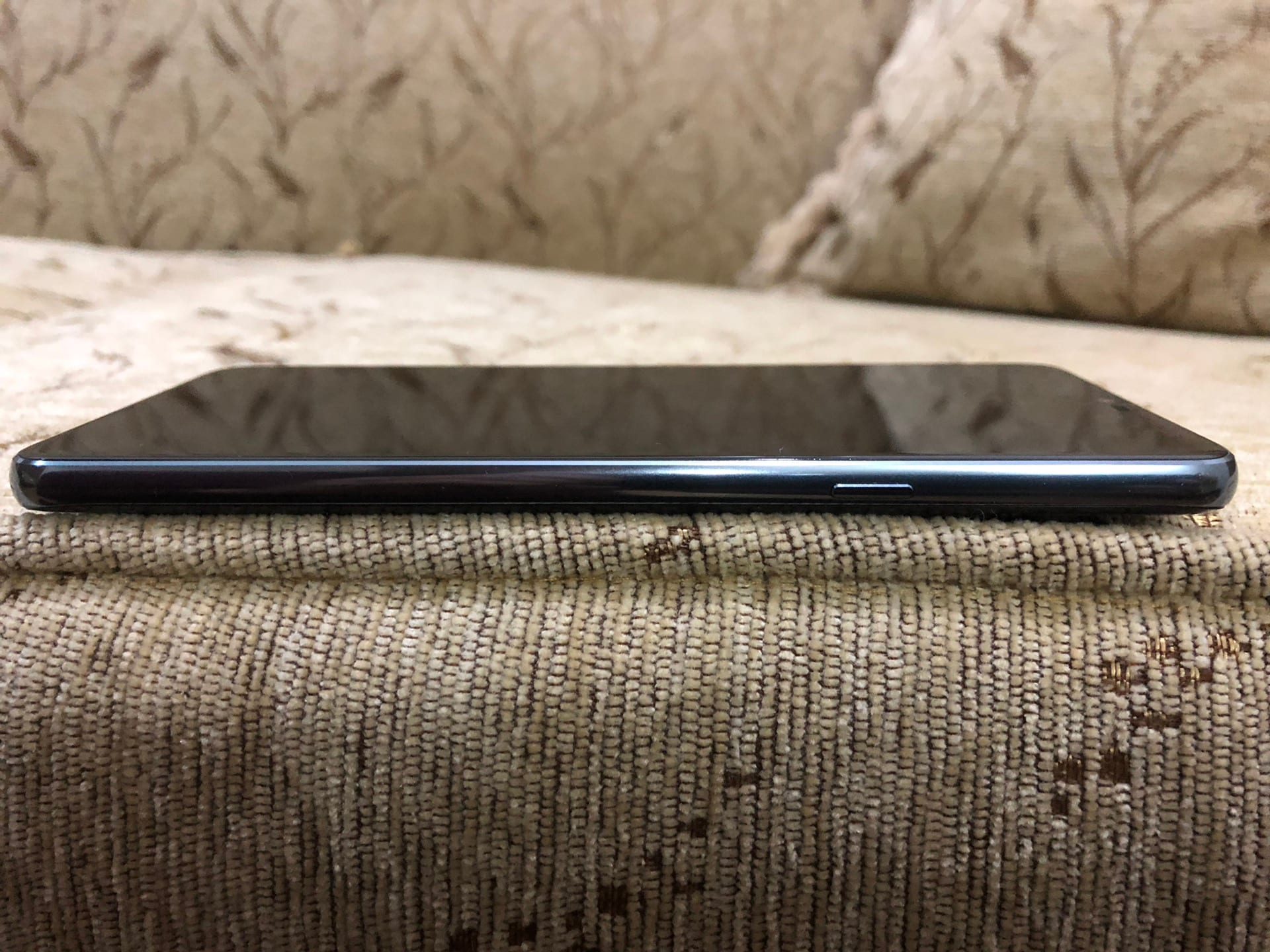 ال جي حي 7 للبيع بسعر مغري LG G7 THINQ
لا تنسَ أنك شاهدت هذا الإعلان في عنكبوت
تلفون ال جي جي...