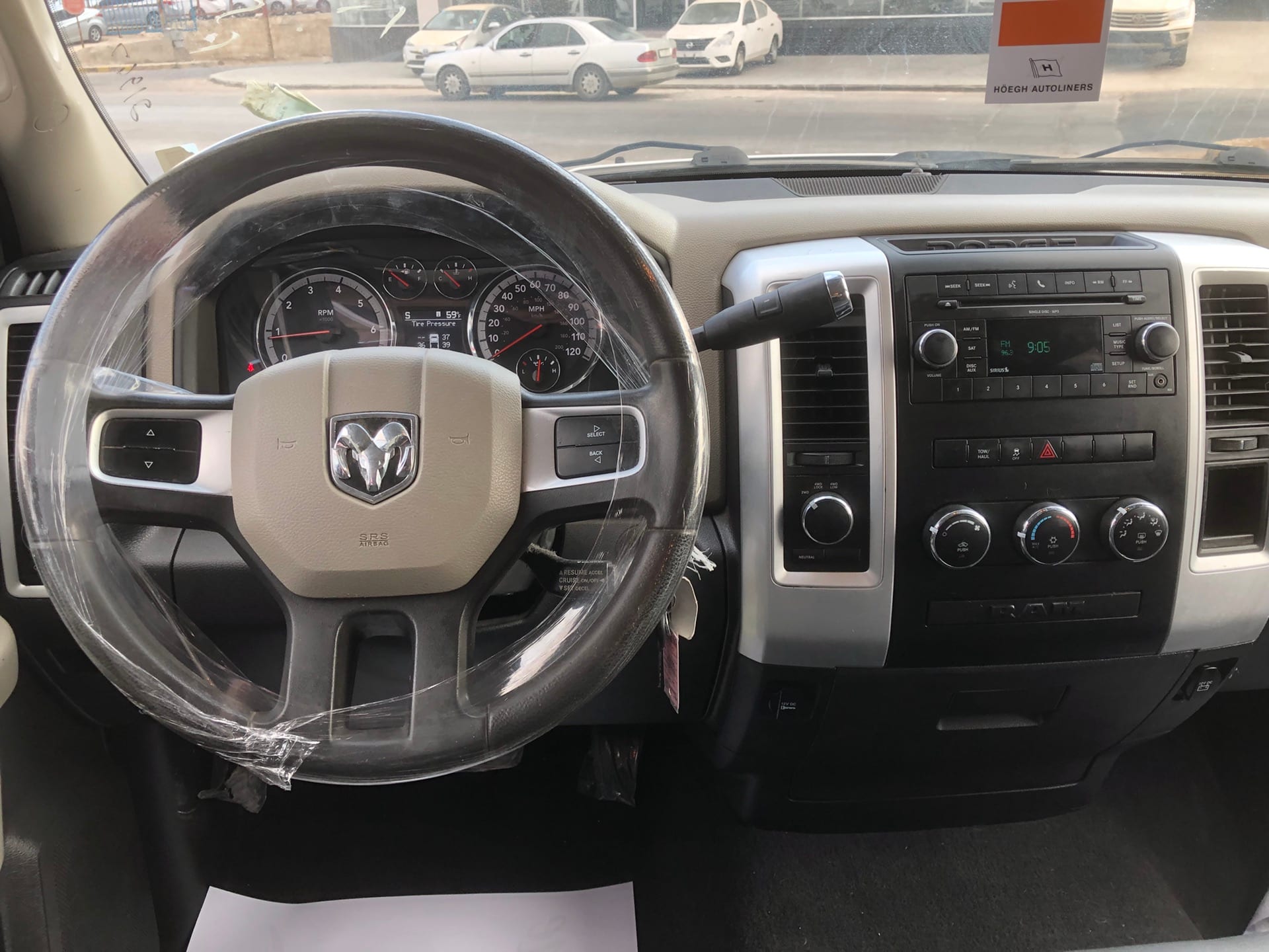 دودج رام 2011 للبيع
لا تنسَ أنك شاهدت هذا الإعلان في عنكبوت
دودج رام SLT 4X4 2011
كلين تاتيل...