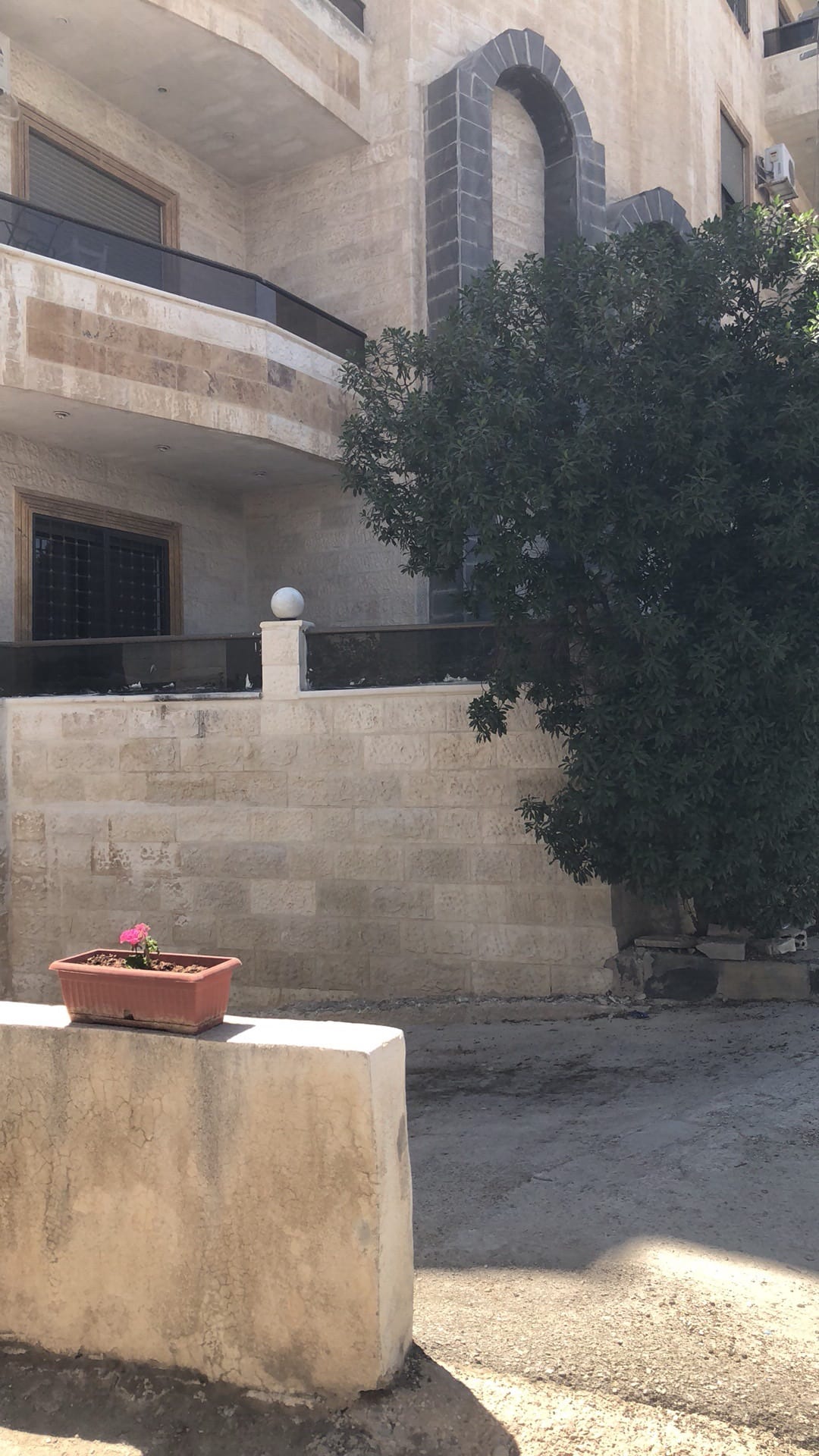 Ground Floor apartment for sale in Amman
لا تنسَ أنك شاهدت هذا الإعلان في عنكبوت
شقة ارضي184...