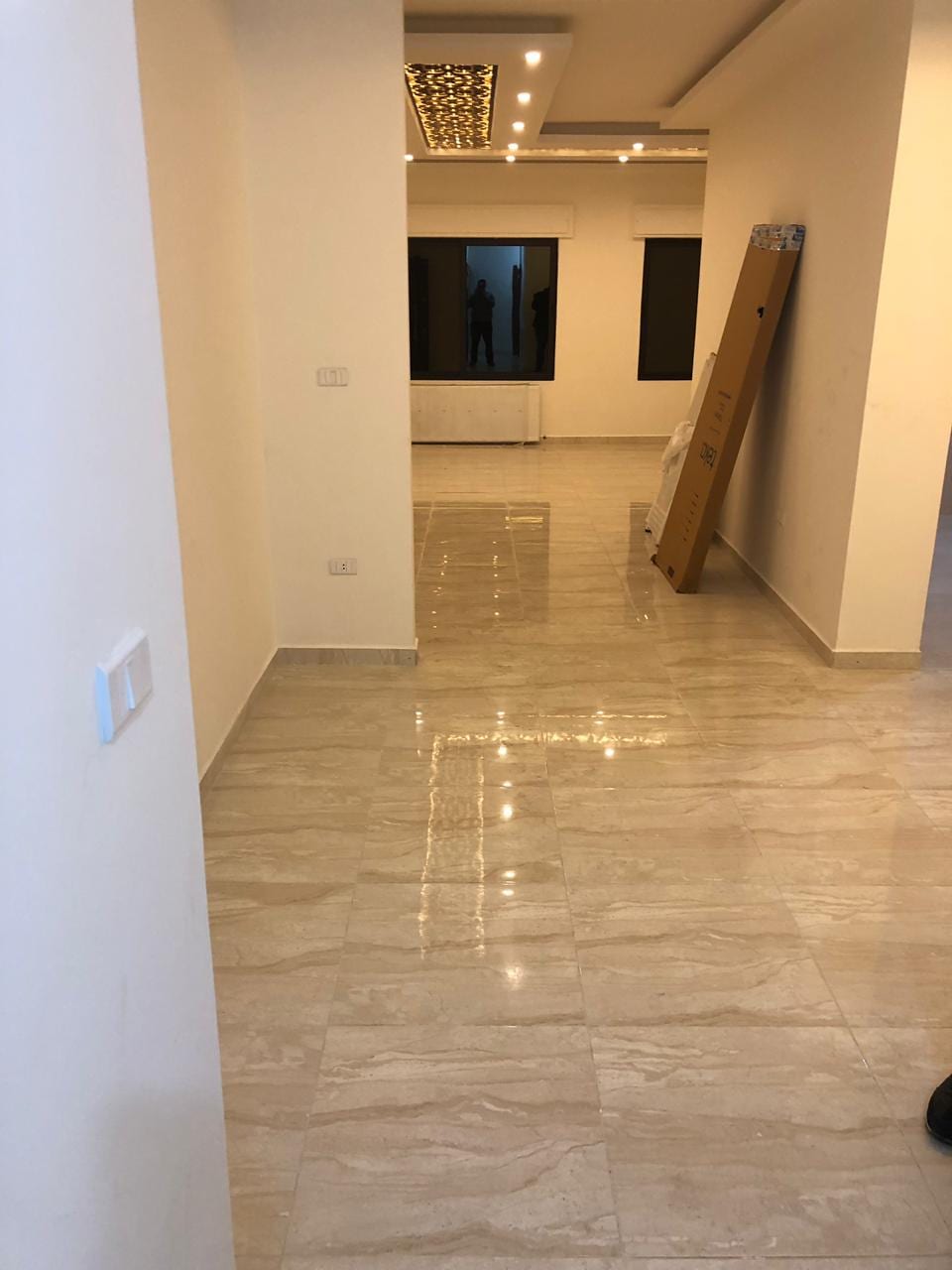 شقق فاخرة في اجمل مناطق مرج الحمام على طريق المطار
لا تنسَ أنك شاهدت هذا الإعلان في عنكبوت
شق...