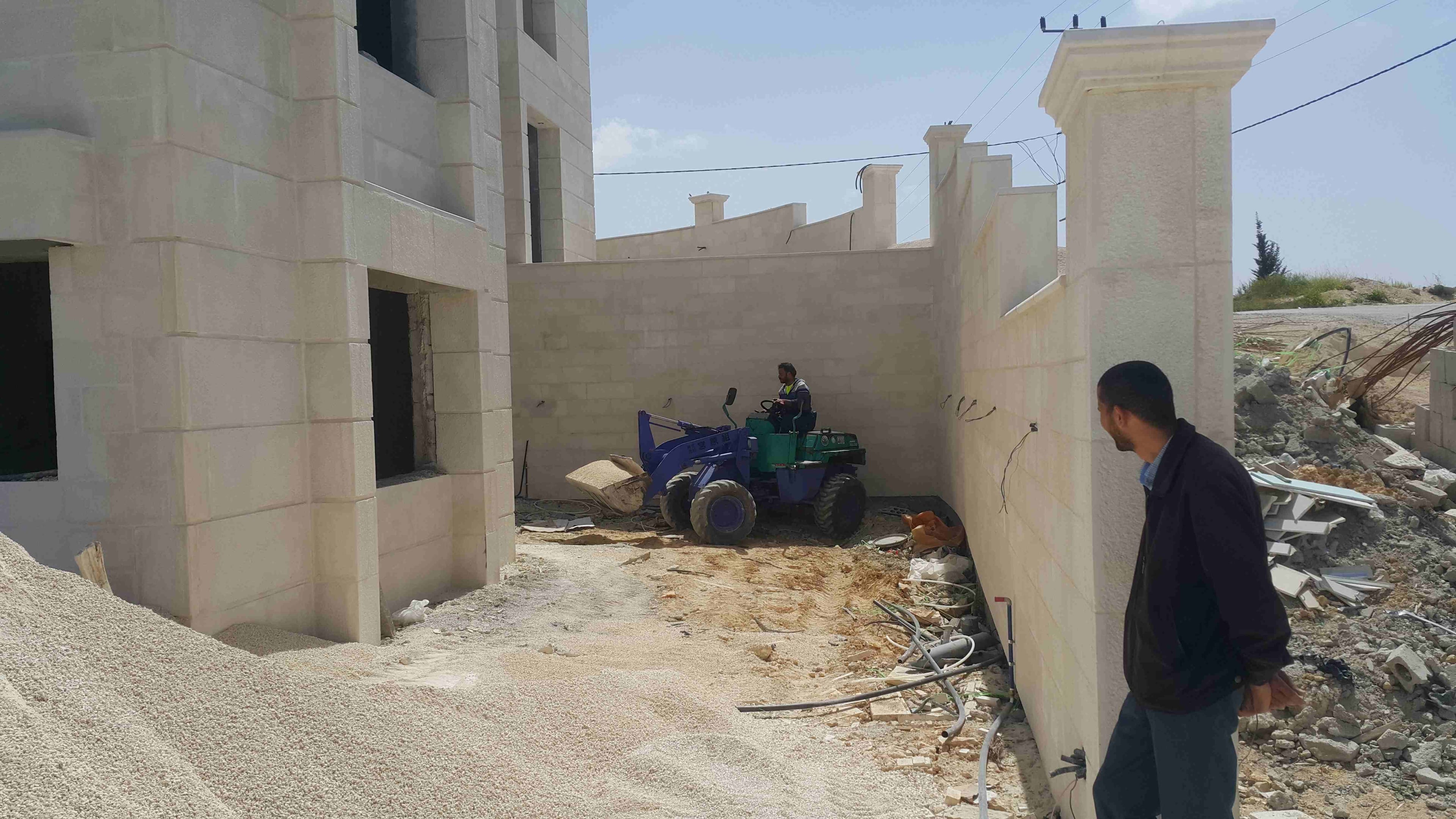 تزفيت ساحات و تنظيف ساحات تأجير جرافات
لا تنسَ أنك شاهدت هذا الإعلان في عنكبوت
تنظيف ساحات و تزفي...