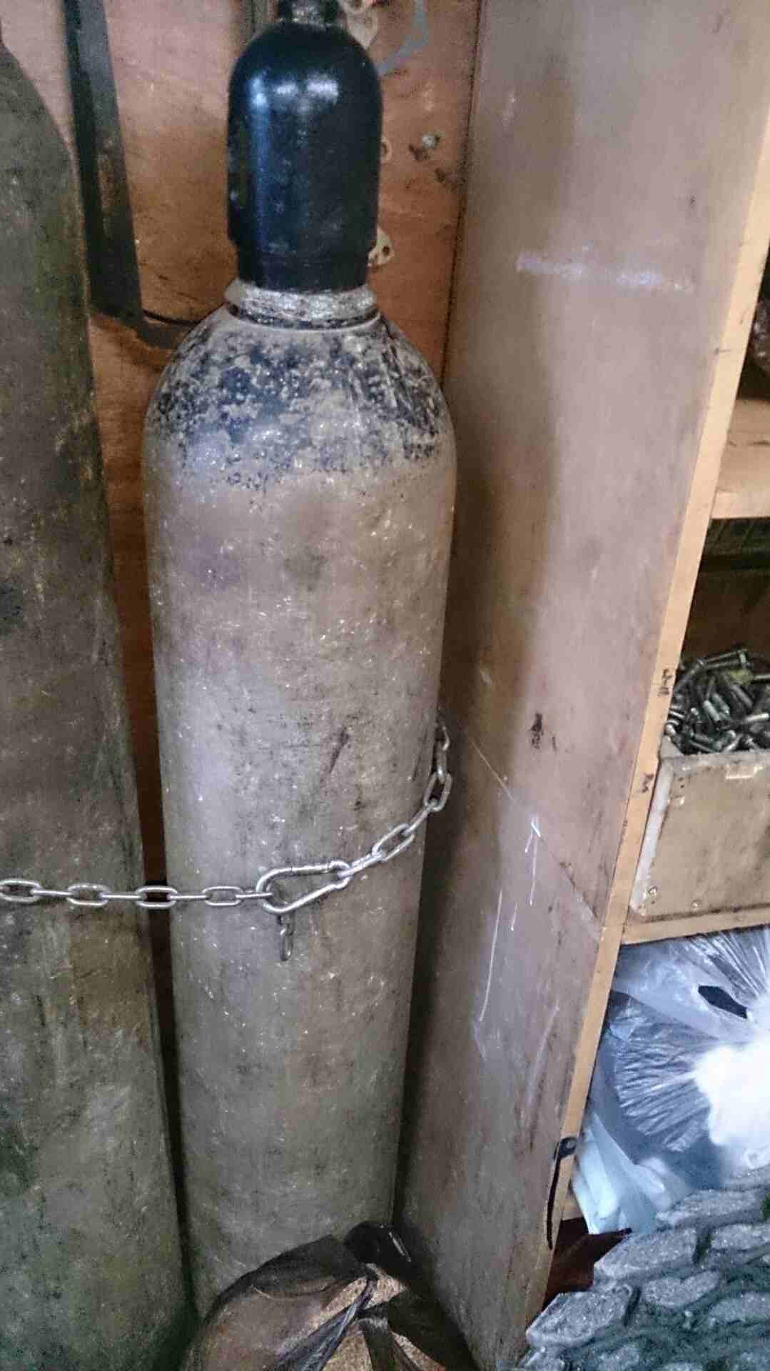 اسطوانة اوكسجين
لا تنسَ أنك شاهدت هذا الإعلان في عنكبوت
اسطوانة اوكسجين للبيع او البدل على اسطوان...