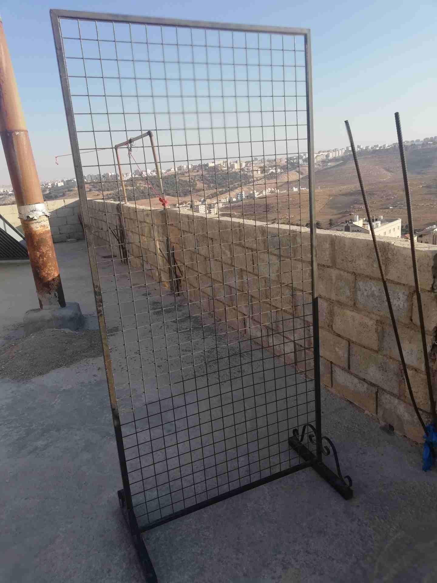 ستاندات عرض الحزامات استاند جرابات وغيره
لا تنسَ أنك شاهدت هذا الإعلان في عنكبوت
ستاند حديد (ل...