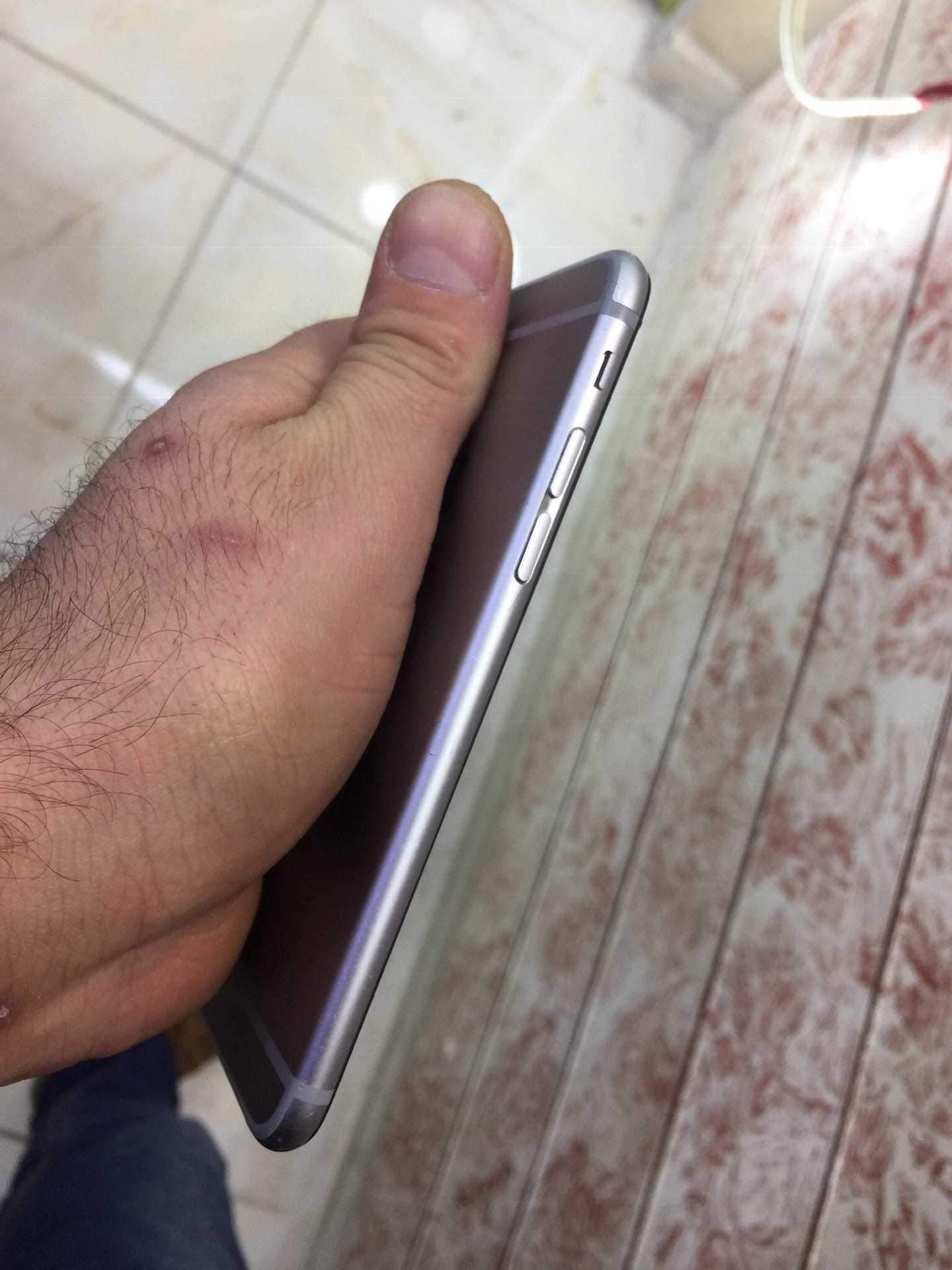 ايفون 6 اسود جريه بحالة الجديد 16جيجا كامل اغراضه بسعررر مغررري
لا تنسَ أنك شاهدت هذا الإعلان في عنكبوت...