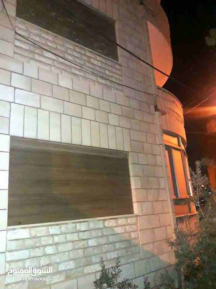 عماره سكنيه مميزه للبيع بسعر مغري جدا" من المالك مباشره
لا تنسَ أنك شاهدت هذا الإعلان في عنكبوت...