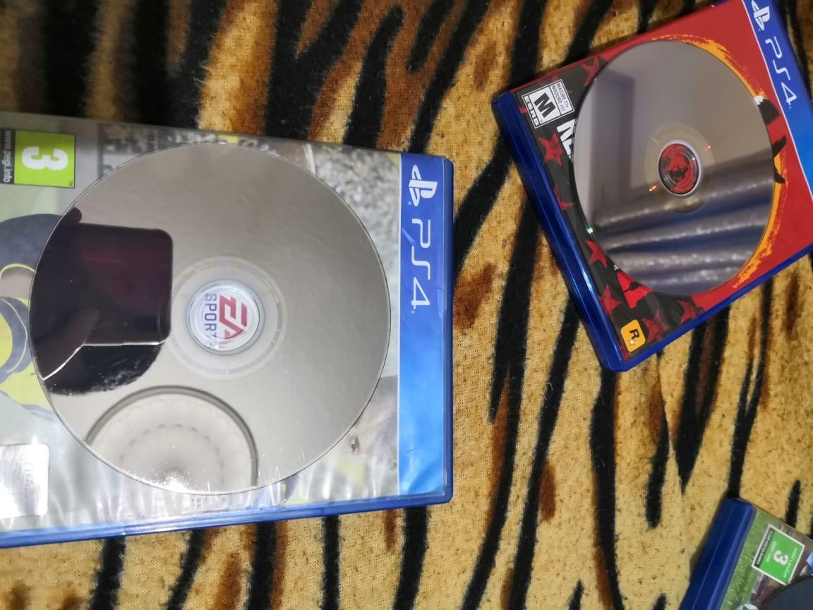 سيديات بلاي ستبشن فور
لا تنسَ أنك شاهدت هذا الإعلان في عنكبوت
Red dead استعمال اسبوع اخت الج...