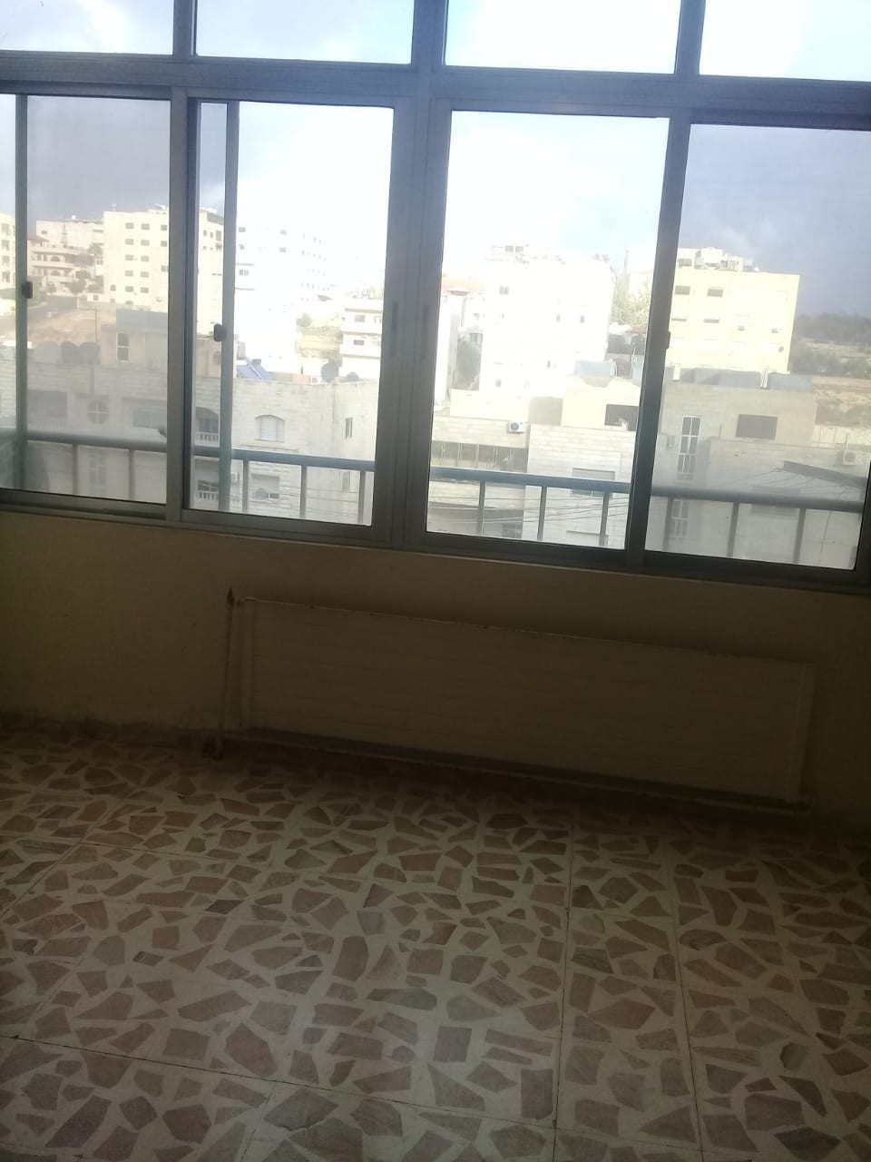شقه فارغه للايجار في اجمل مناطق تلاع العلي 135 متر
لا تنسَ أنك شاهدت هذا الإعلان في عنكبوت
شق...