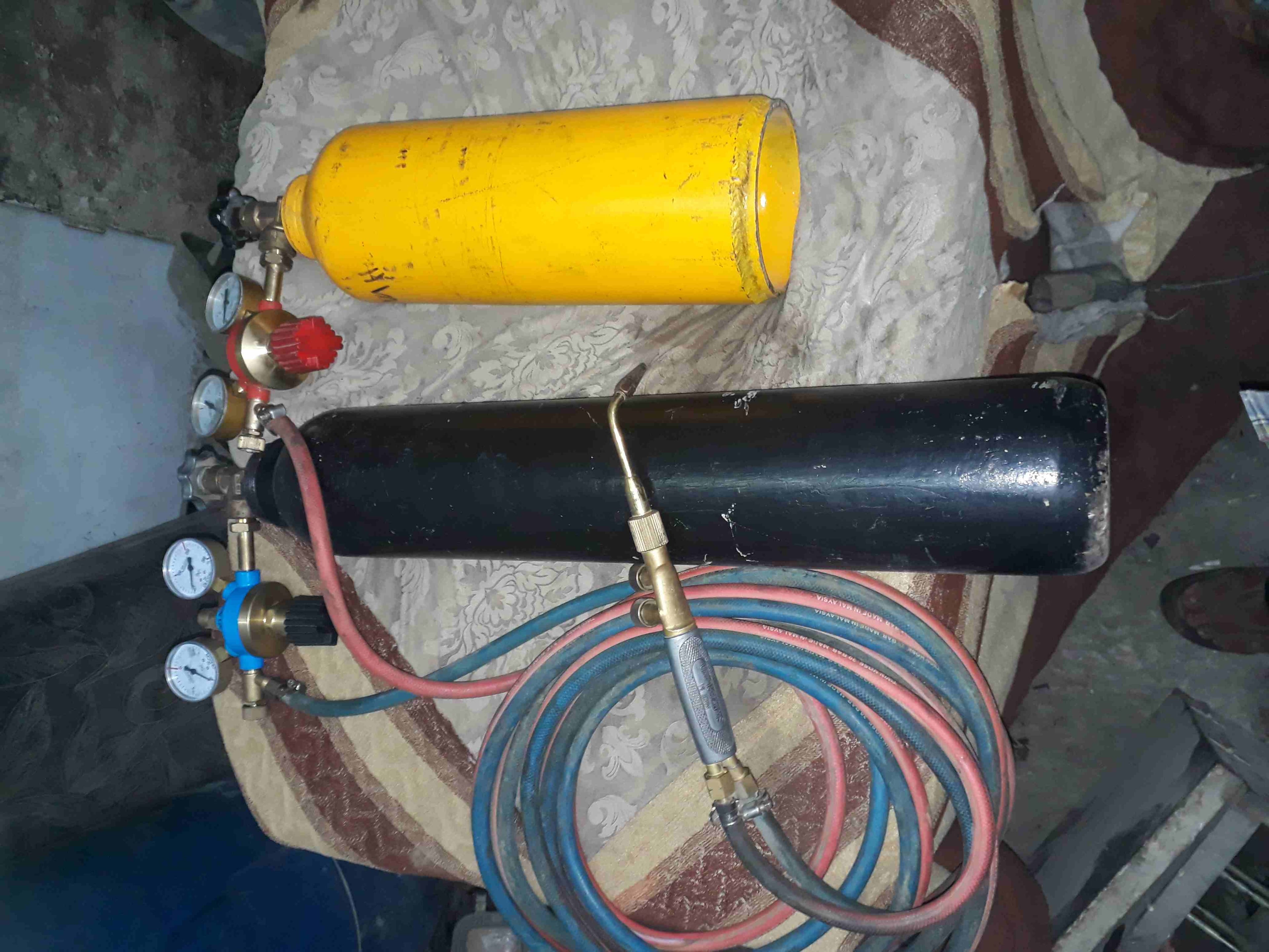 جرة استلين وجرة اكسجين حجم صغير مع كامل القطع اللازمه
لا تنسَ أنك شاهدت هذا الإعلان في عنكبوت
فرد...