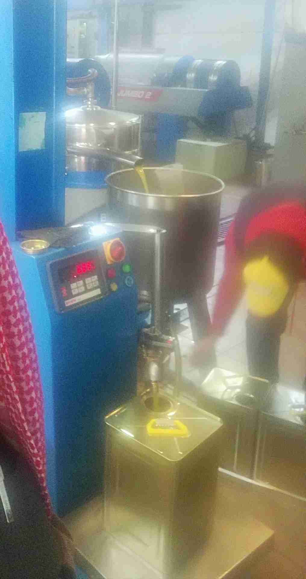 زيت زيتون بعل أنتاج شهر 12 هذا العام 2018
لا تنسَ أنك شاهدت هذا الإعلان في عنكبوت
زيت زيتون ب...