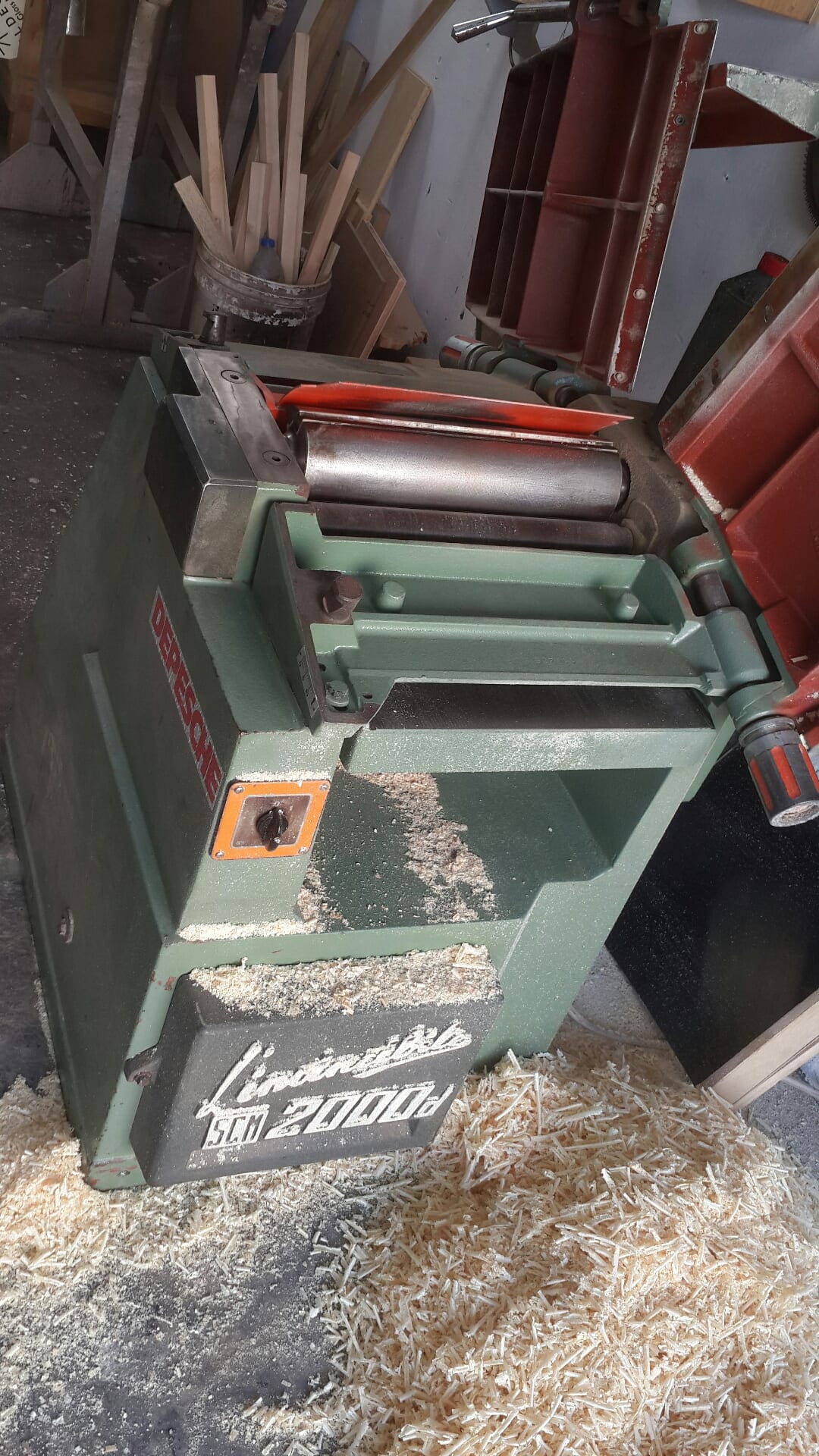 عدة منجرة
لا تنسَ أنك شاهدت هذا الإعلان في عنكبوت
عدة منجرة للبيع...