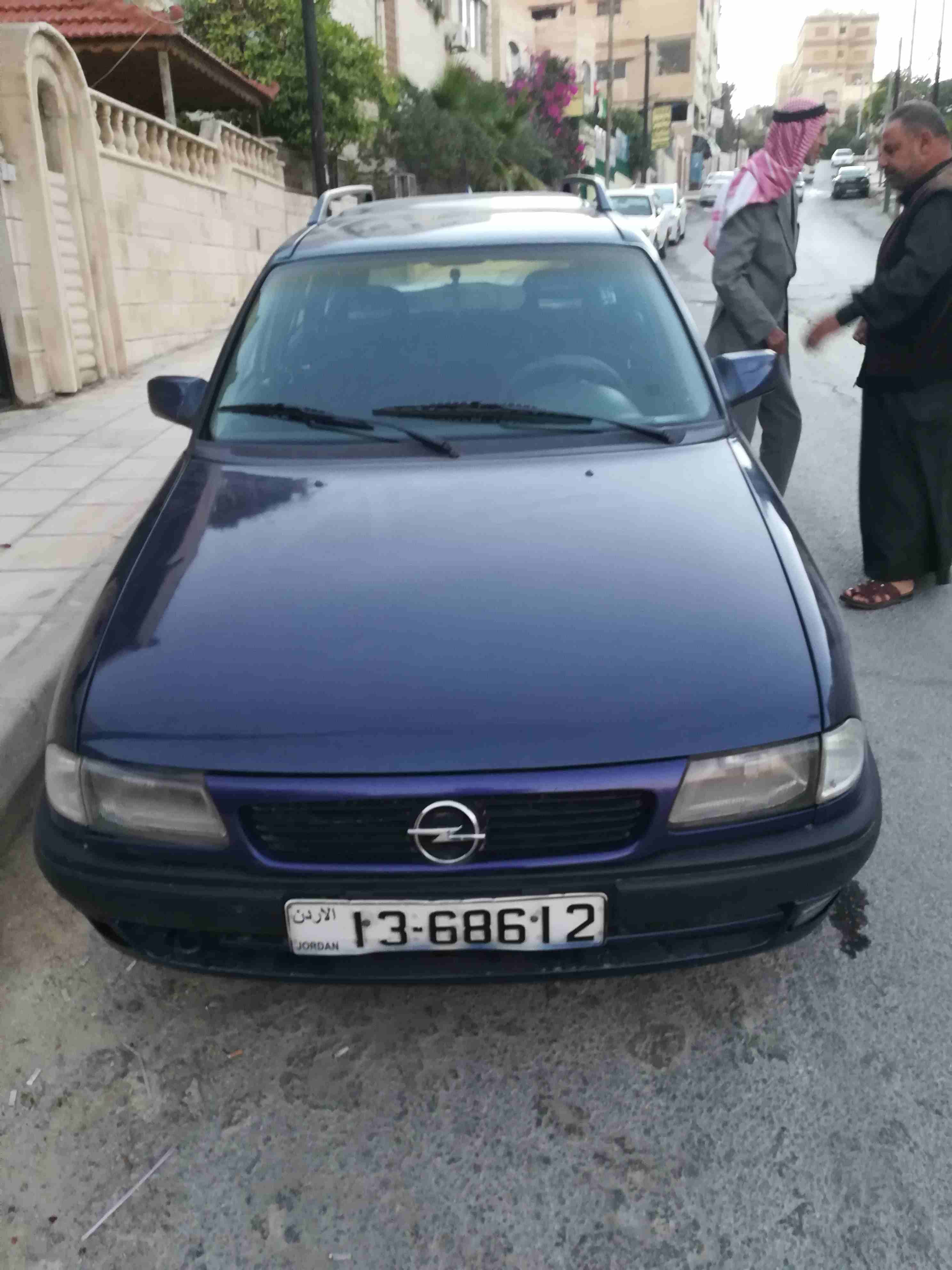اوبل استرا موديل 1995
لا تنسَ أنك شاهدت هذا الإعلان في عنكبوت
اوبل استرا لون كحلي موديل 95 جير عا...