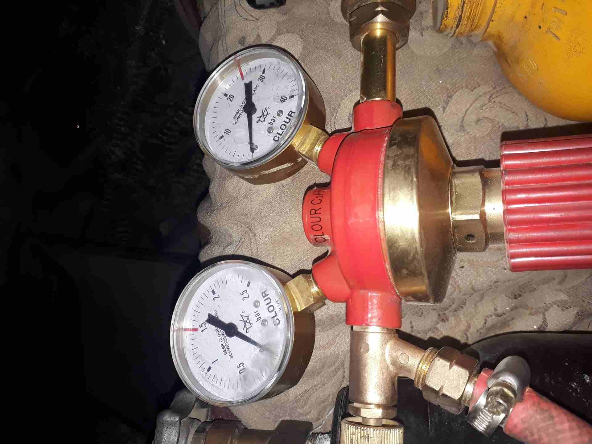 جرة استلين وجرة اكسجين حجم صغير مع كامل القطع اللازمه
لا تنسَ أنك شاهدت هذا الإعلان في عنكبوت
فرد...