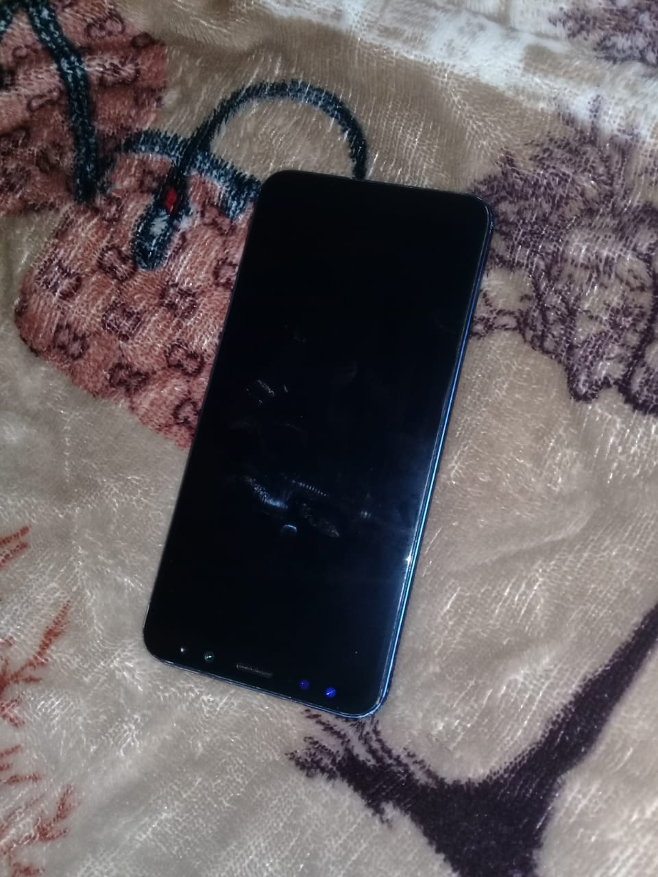 mate 10 lite
لا تنسَ أنك شاهدت هذا الإعلان في عنكبوت
الجهاز مغير اله شاشه
رام 4جيجا
ذاكره 64...